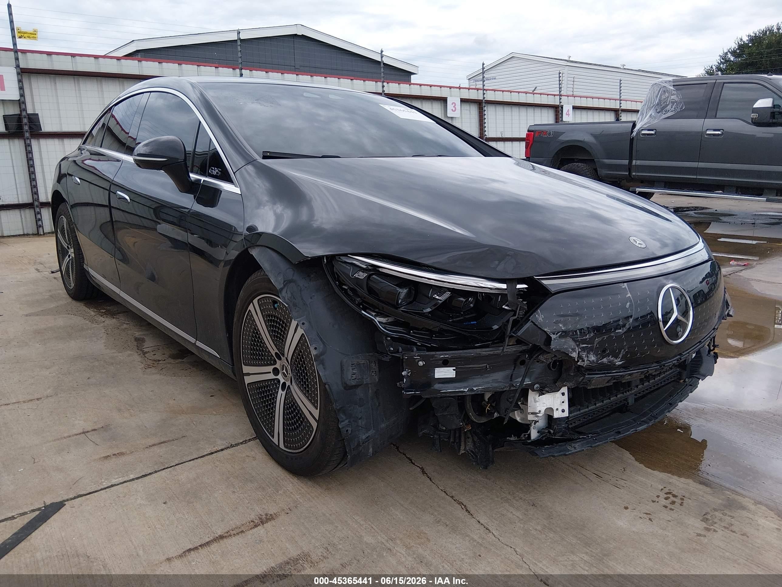 2023 Mercedes-Benz EQS 450, VIN W1KCG2EB5PA023203 — Front end