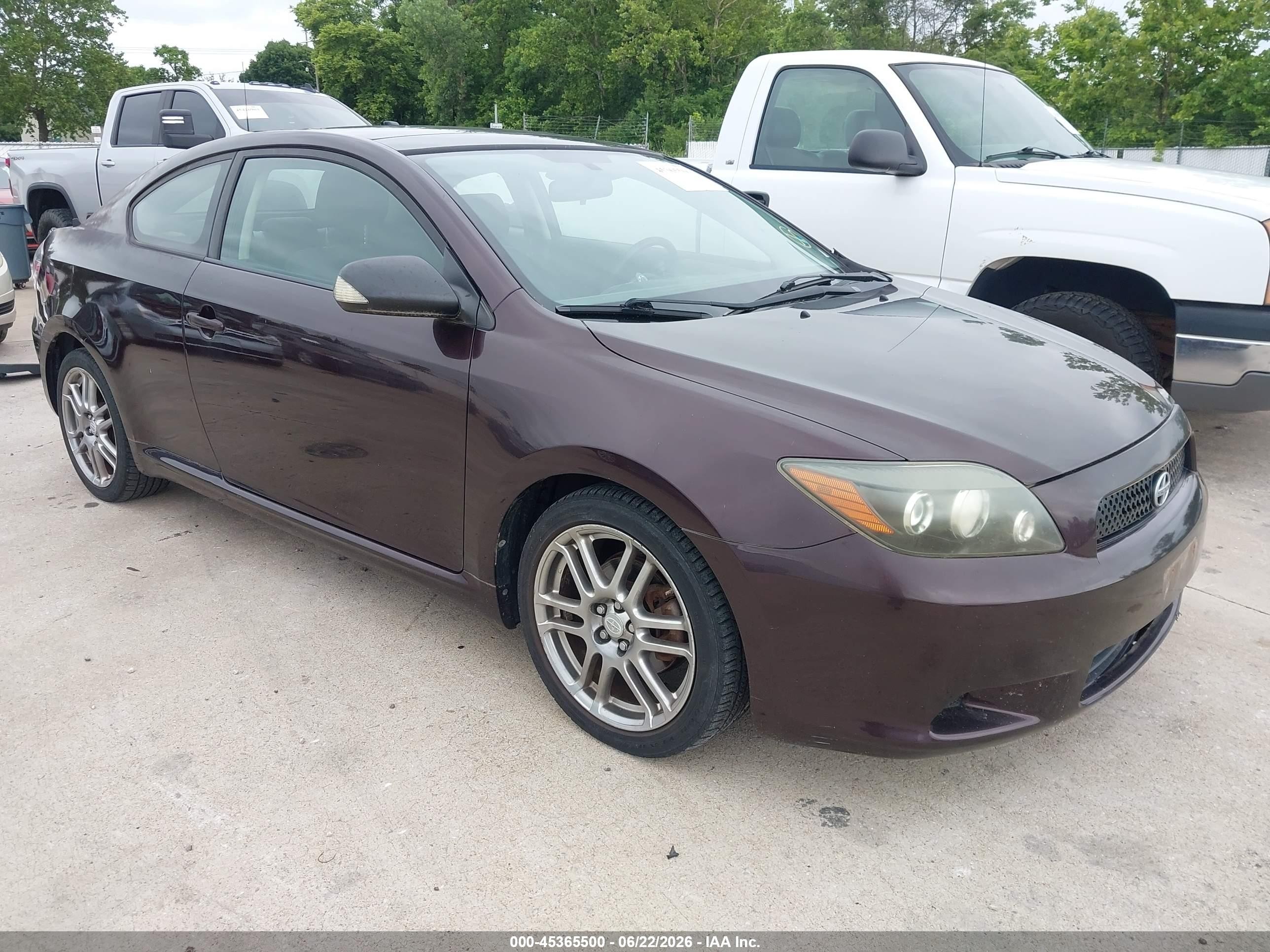 2009 Scion tC, VIN JTKDE167290299302 — Перед