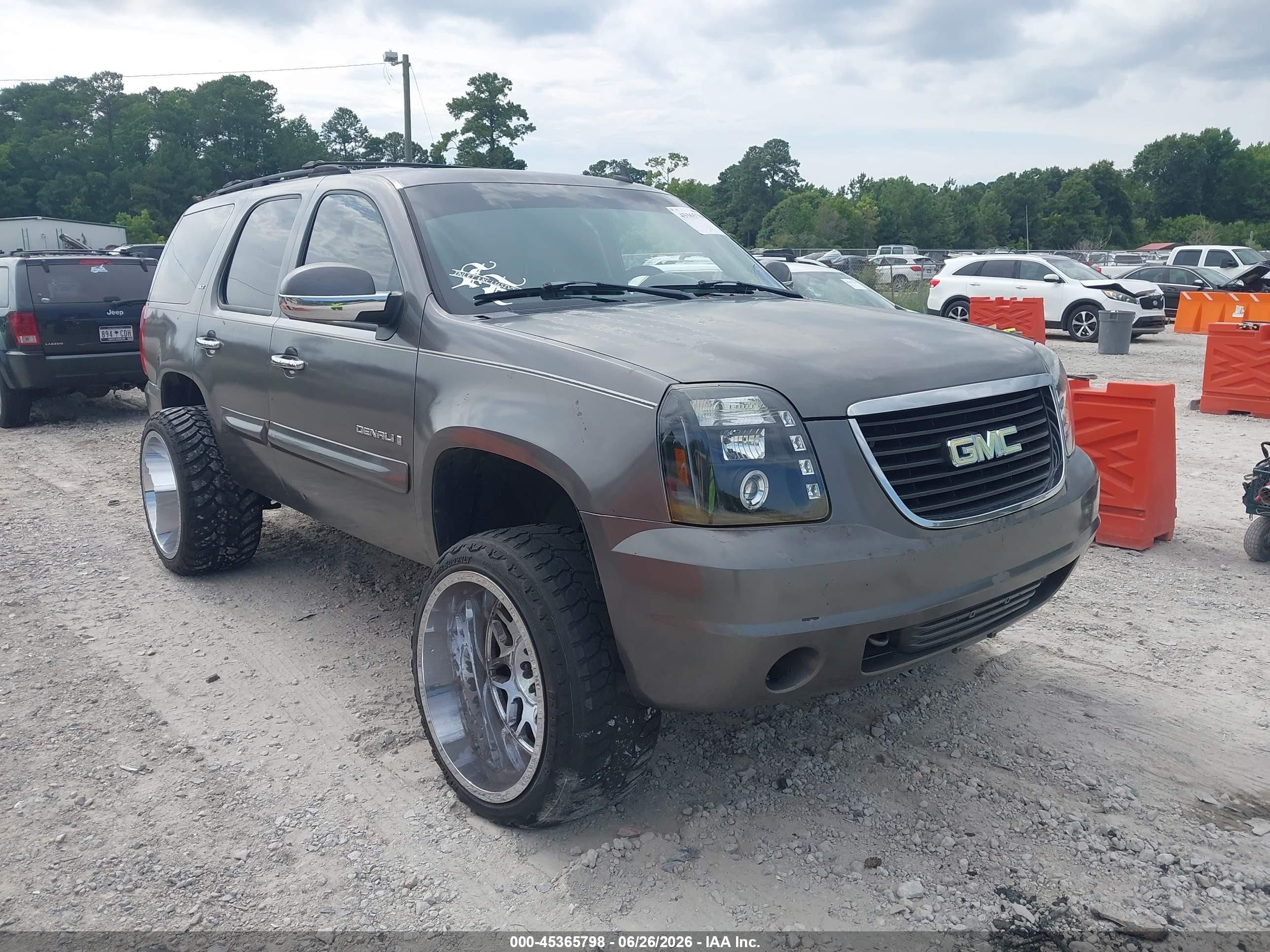 2007 GMC Yukon SLT, VIN 1GKFC13J97R125715 — Normal wear
