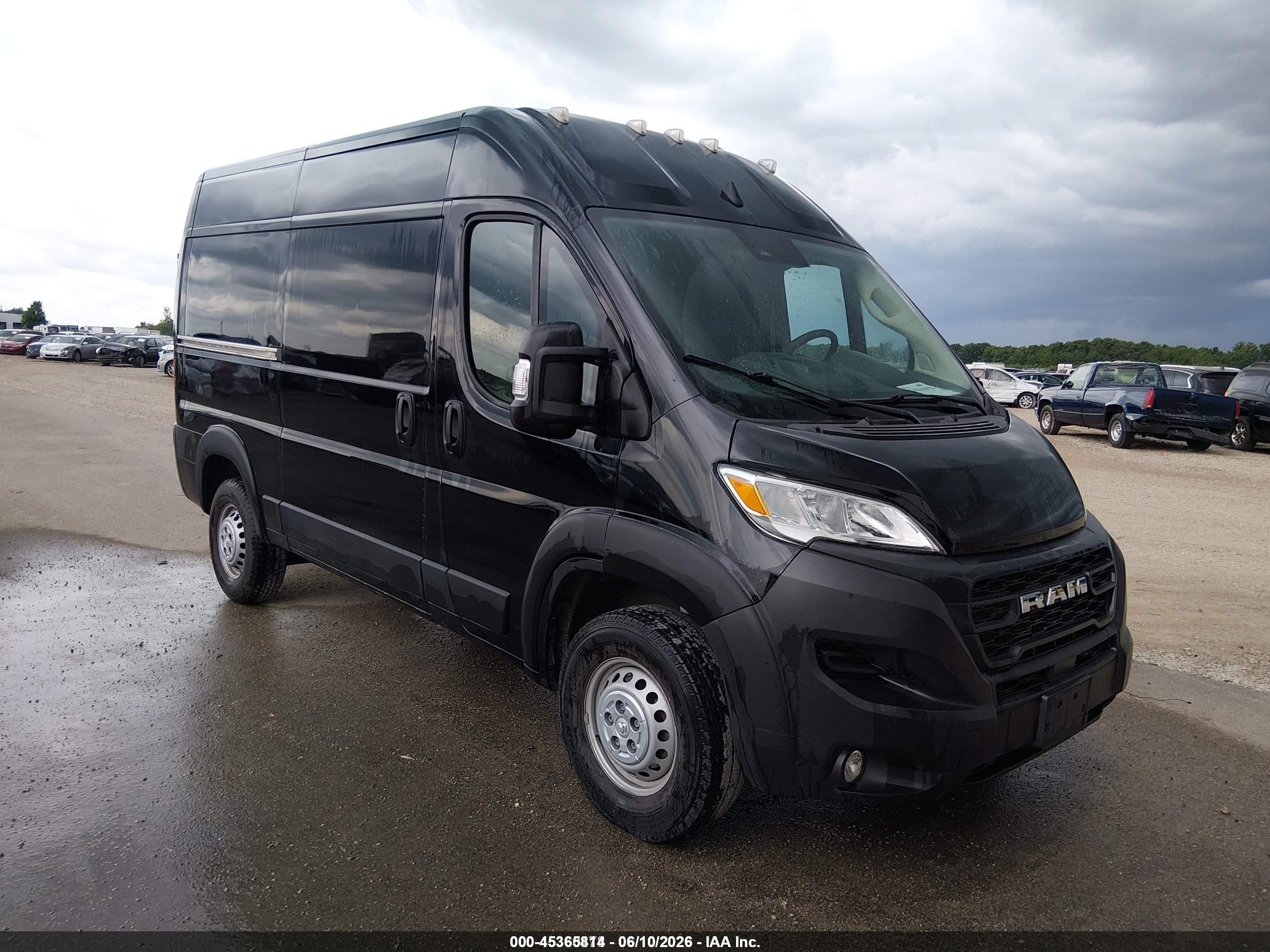 2024 Ram ProMaster Cargo Tradesman, VIN 3C6LRVCG0RE146290 — Normal wear