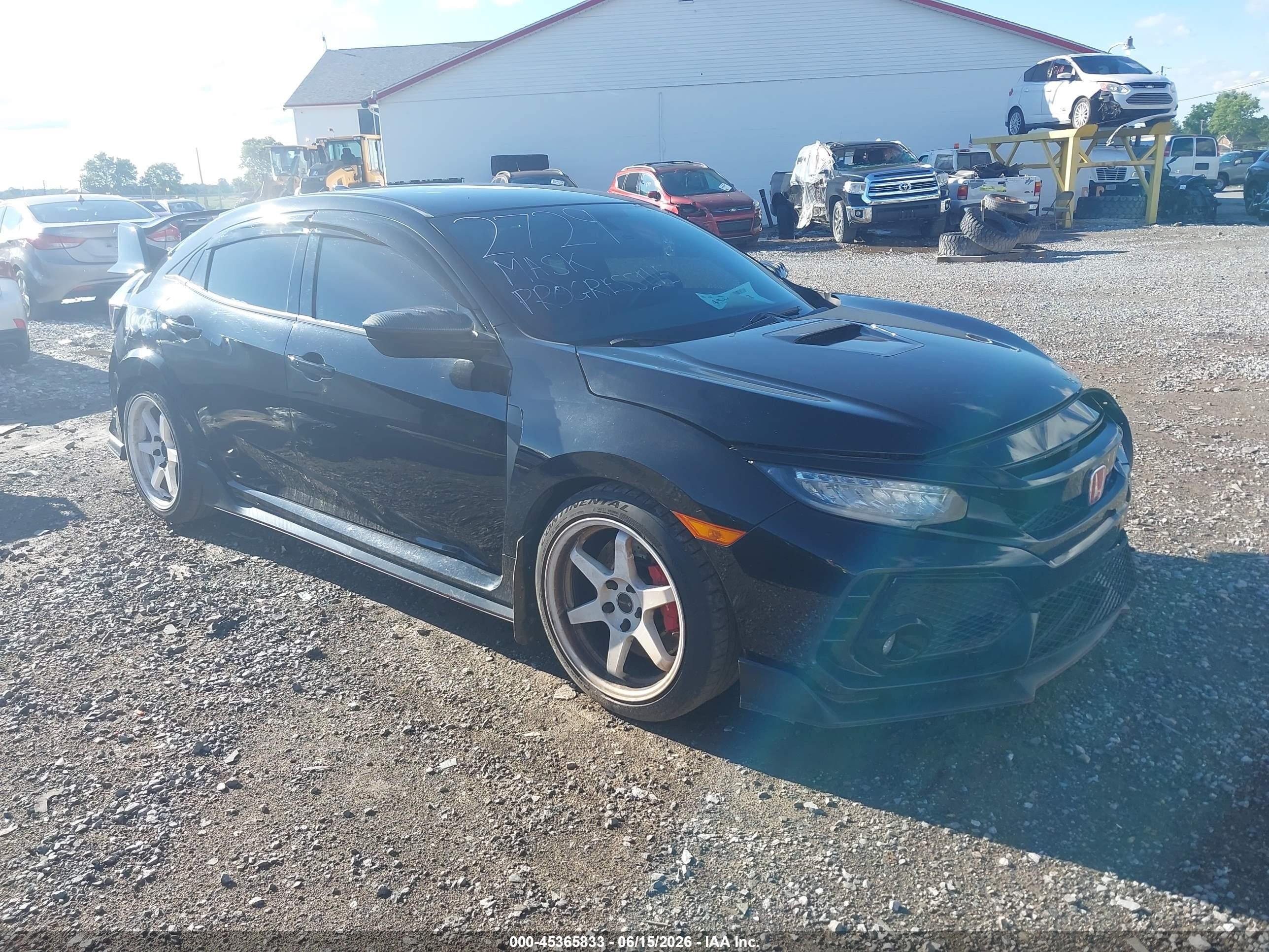 2019 Honda Civic Type R Touring, VIN SHHFK8G79KU203834 — Front end