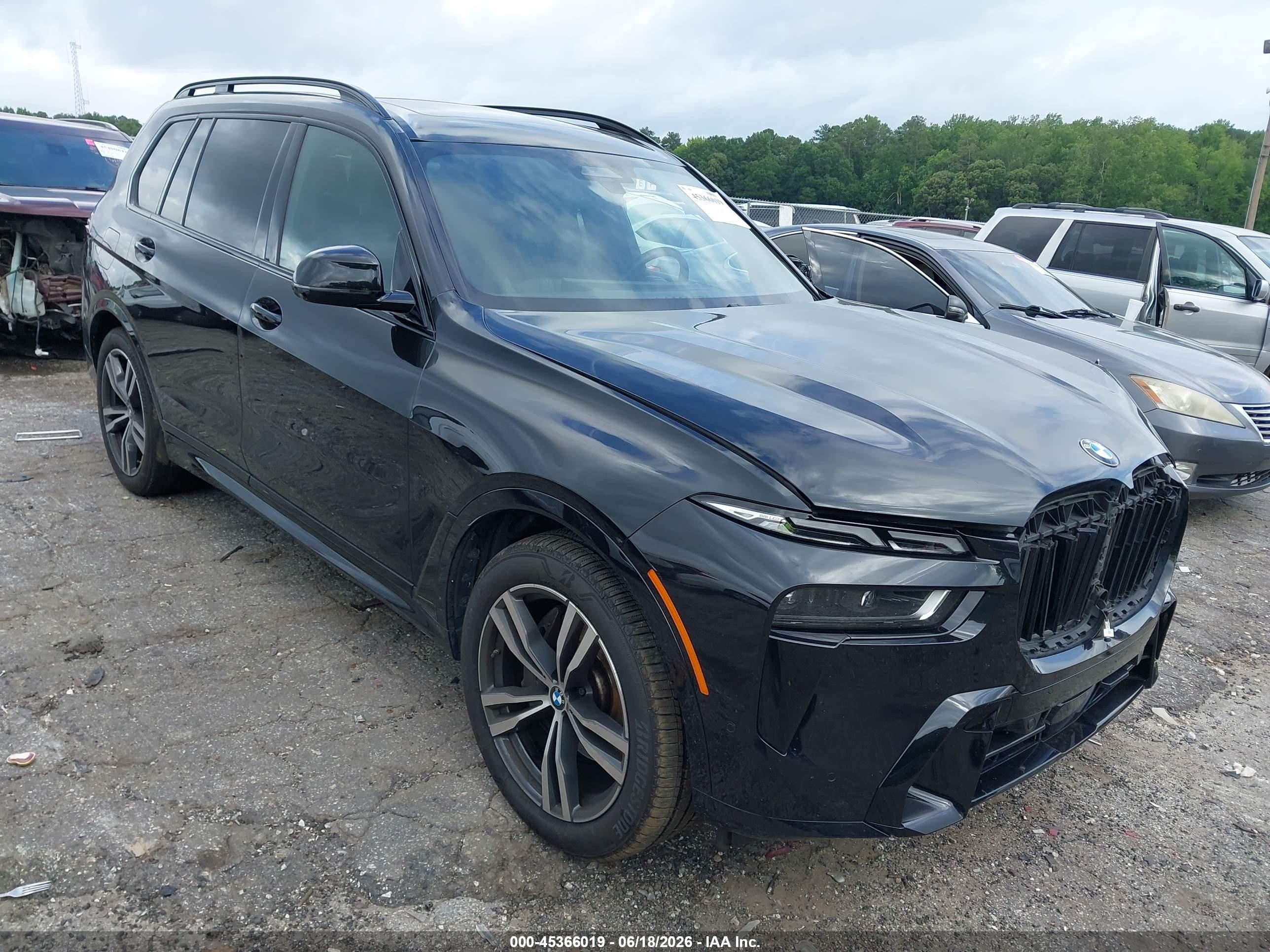 2023 BMW X7 xDrive40i, VIN 5UX23EM04P9P67524 — Side