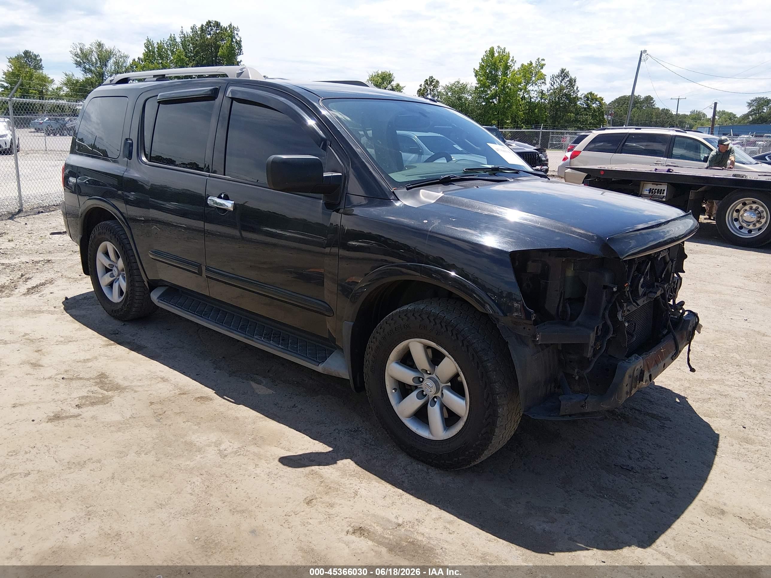 2014 Nissan Armada SV, VIN 5N1BA0ND6EN604238 — Front end