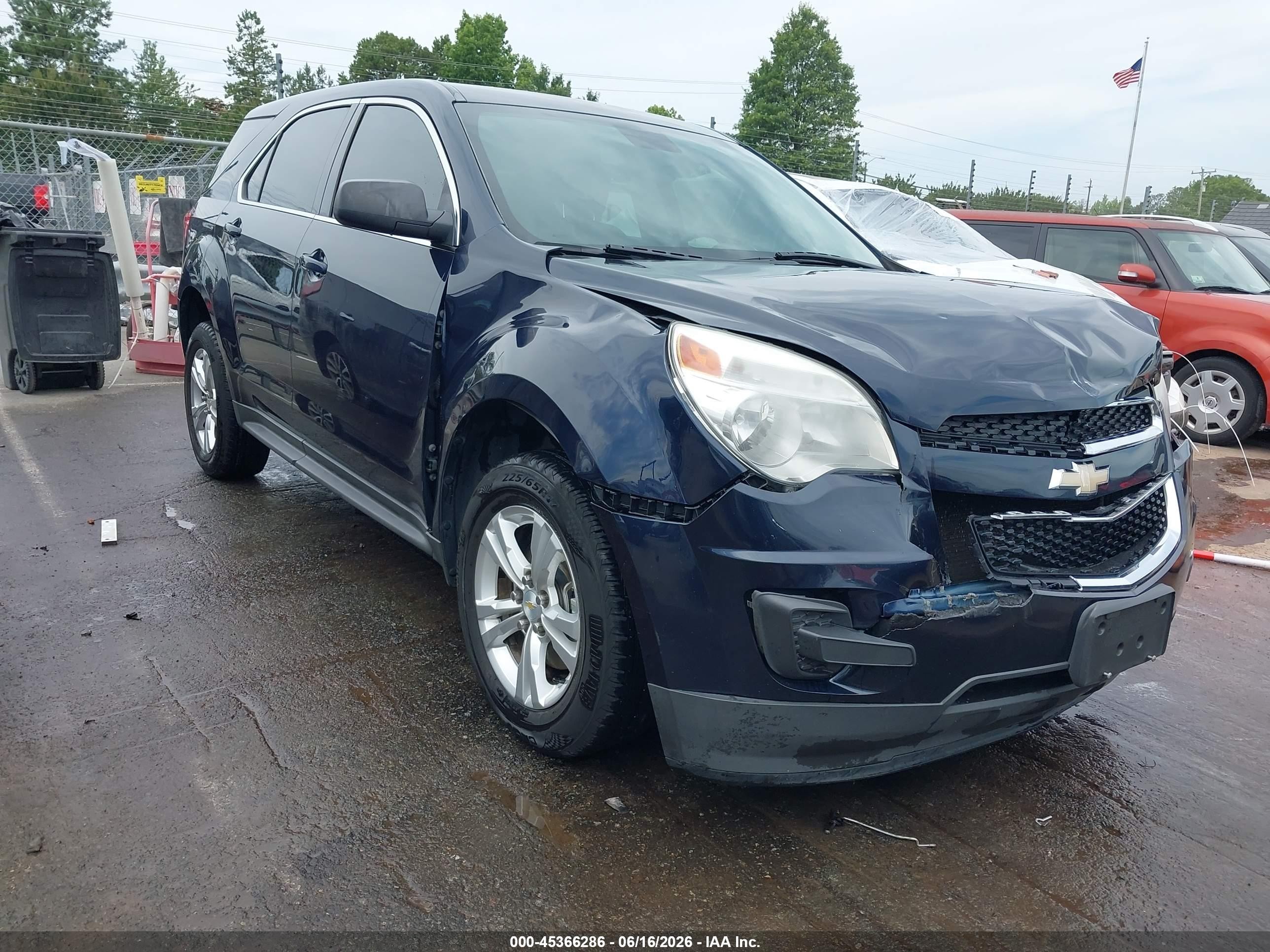 2015 Chevrolet Equinox LS, VIN 2GNALAEKXF1167143 — Front end