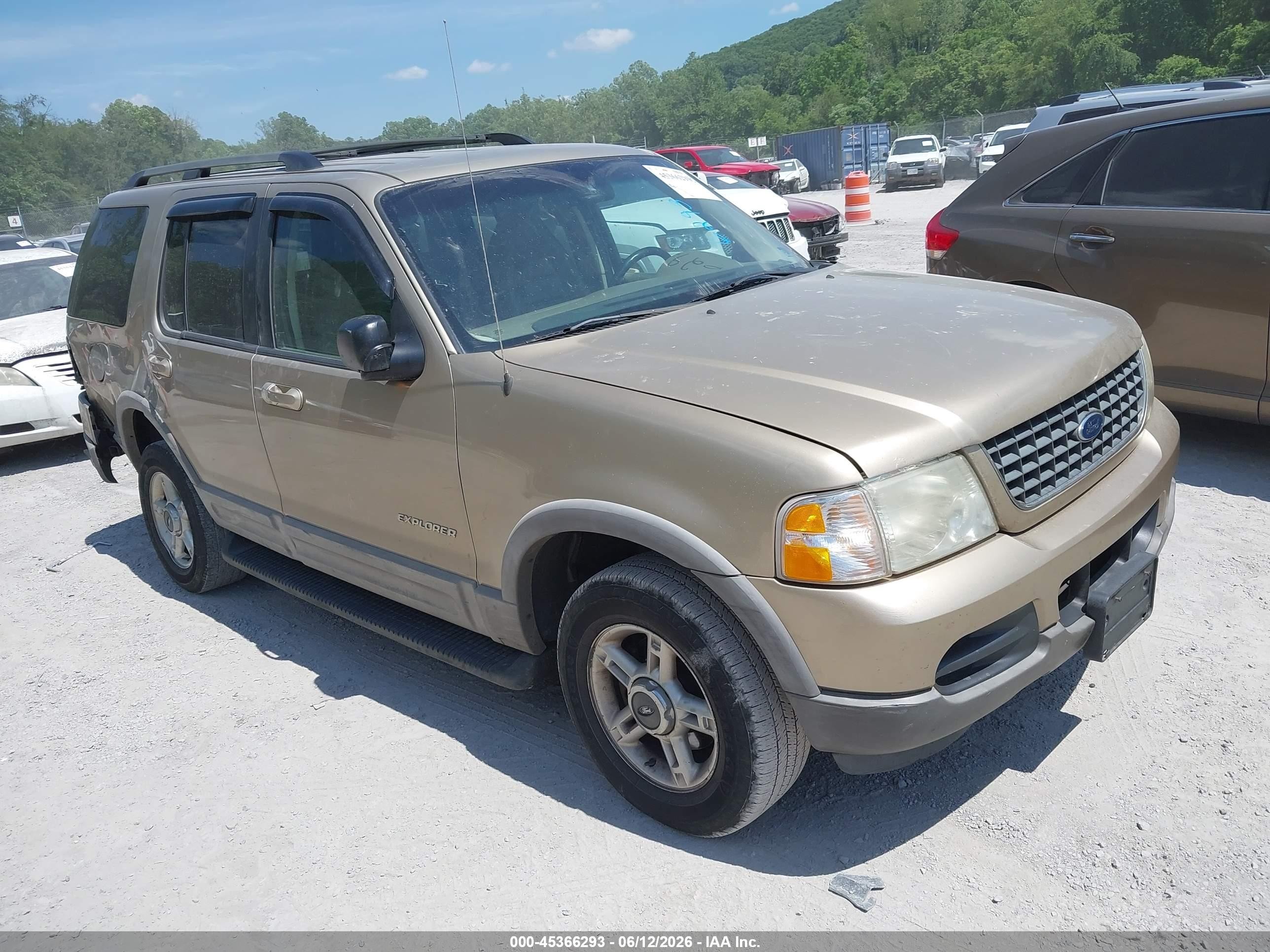 2002 Ford Explorer XLT, VIN 1FMZU73EX2ZB71036 — Rear end