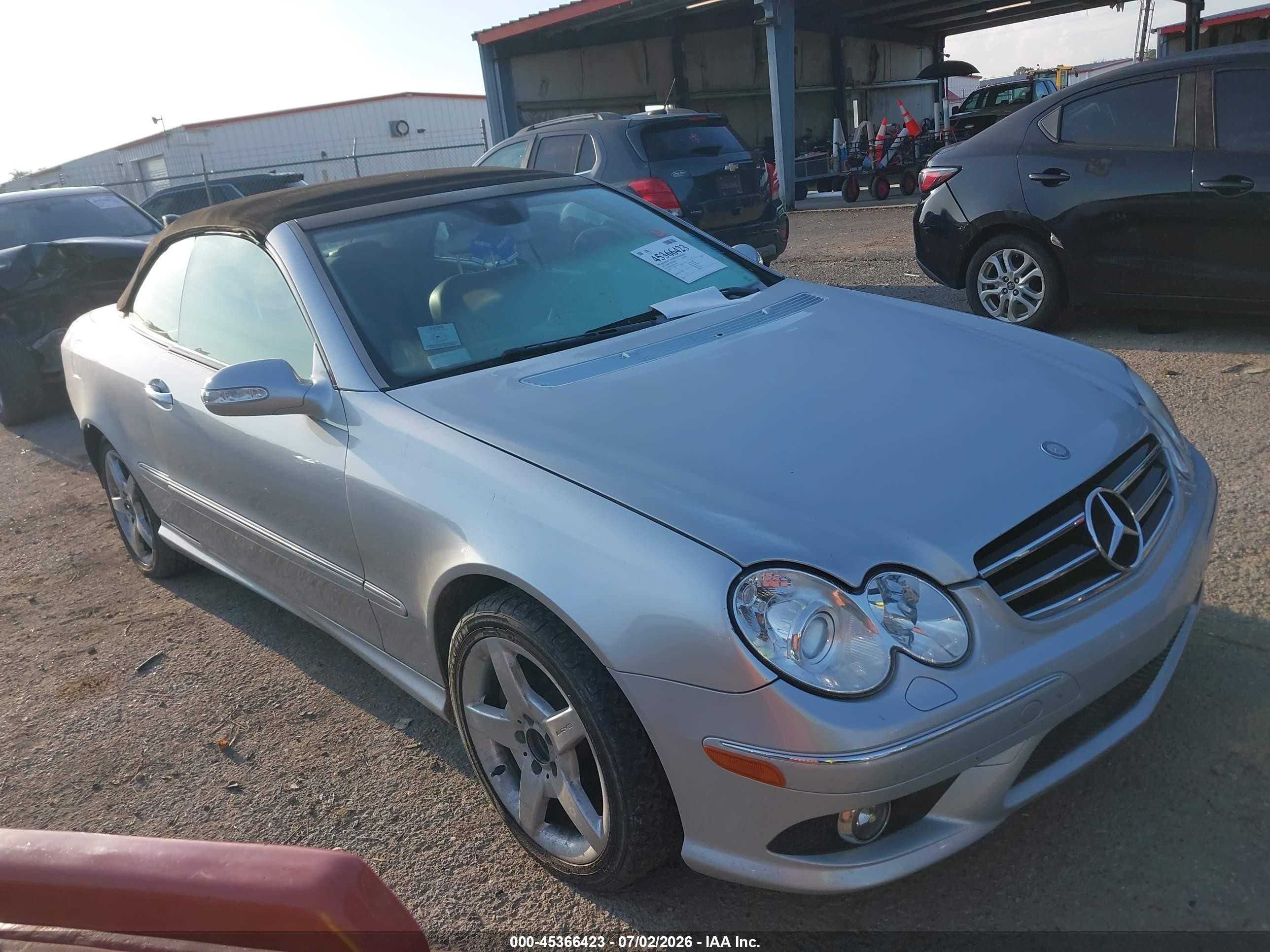 2007 Mercedes-Benz CLK 550, VIN WDBTK72F57T076869 — Rear end