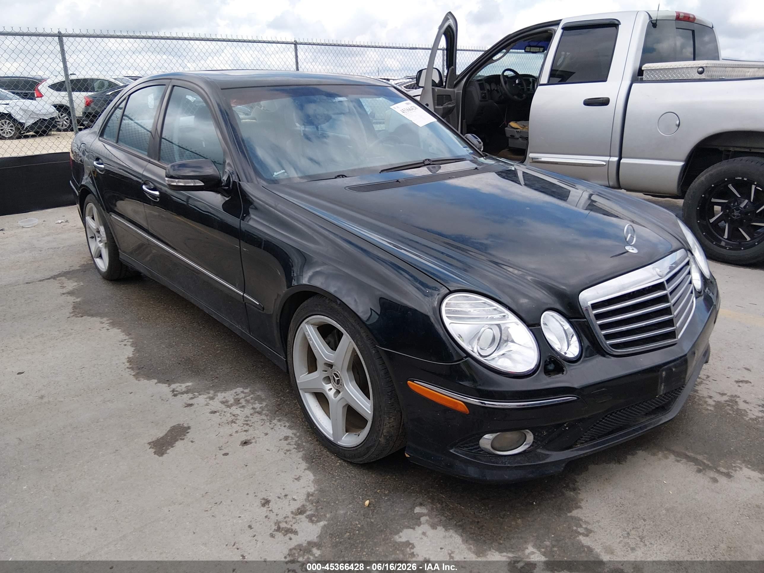 2009 Mercedes-Benz E 350 Luxury, VIN WDBUF56X49B417526 — Roof