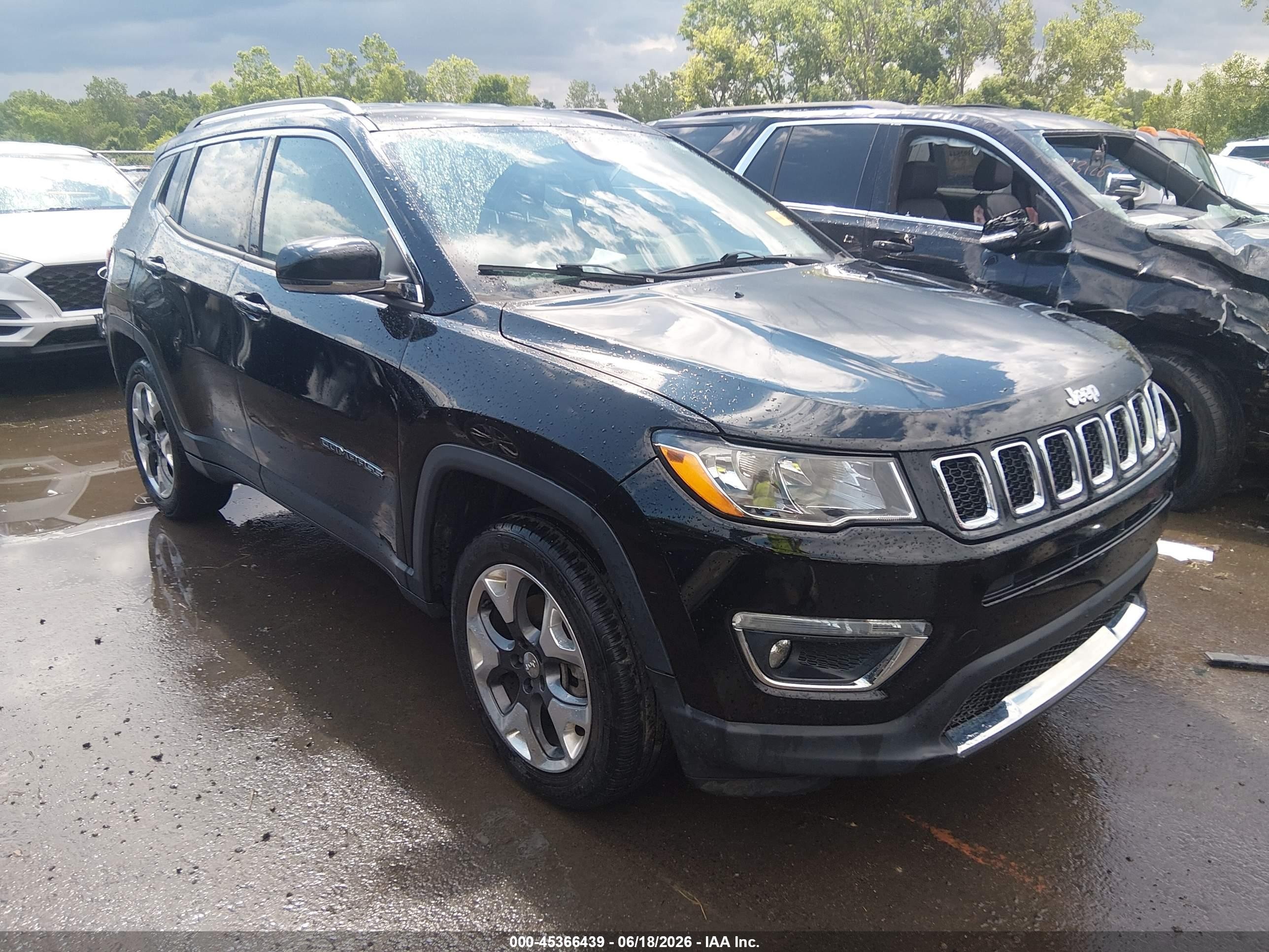 2018 Jeep Compass Limited, VIN 3C4NJDCB3JT470390 — Side