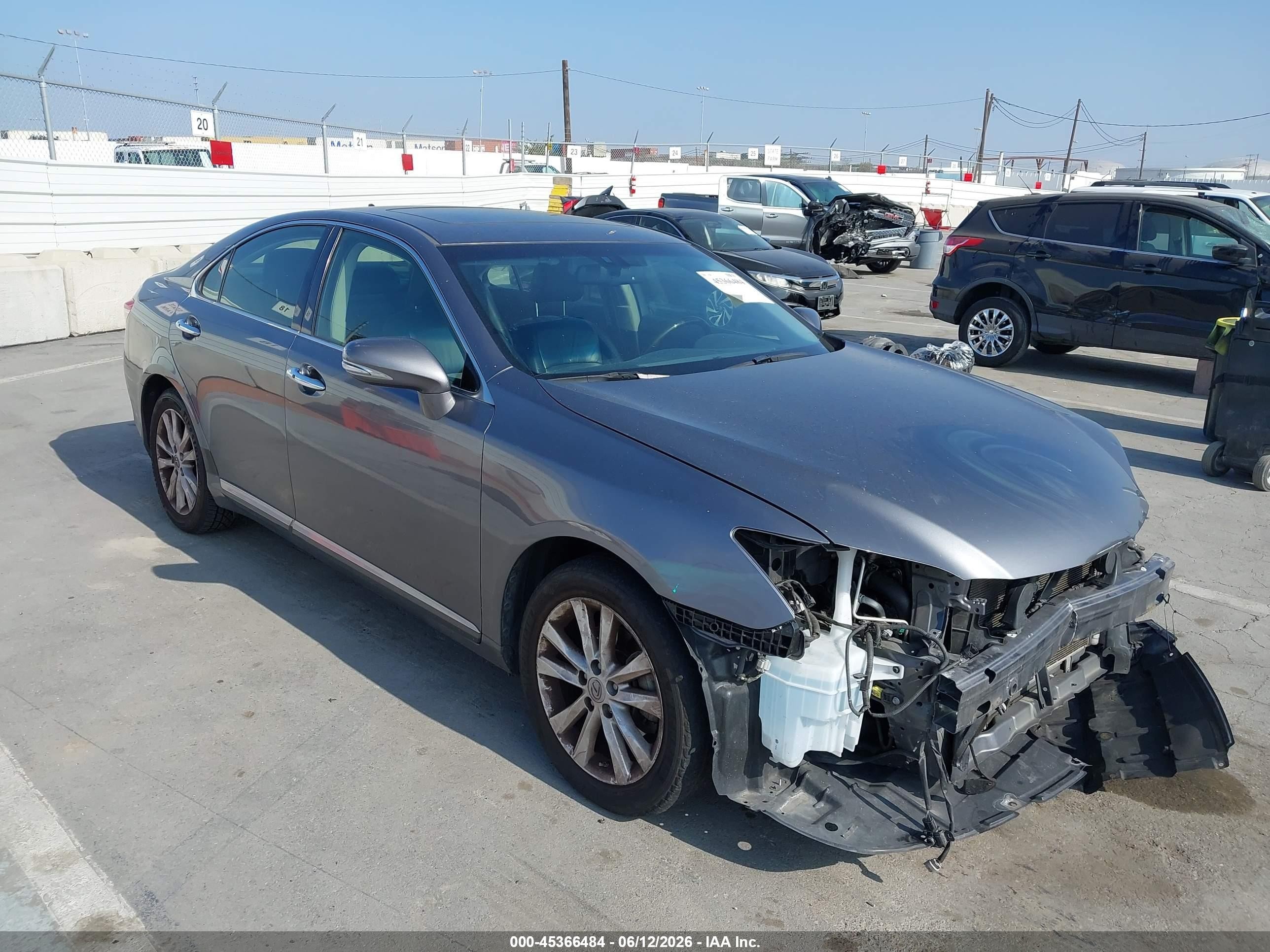 2012 Lexus ES 330, VIN JTHBK1EG4C2506419 — Front end