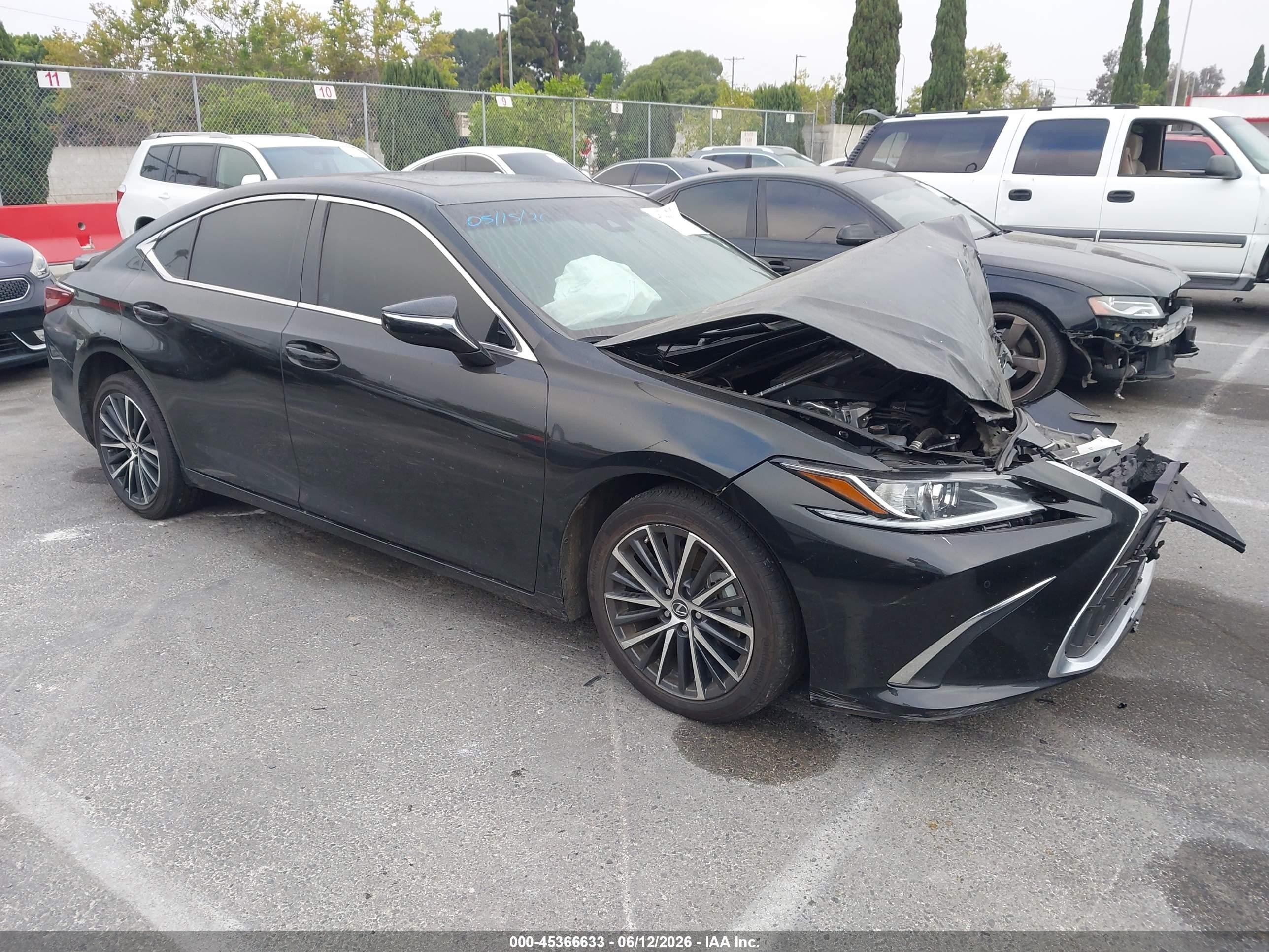 2024 Lexus ES 300h, VIN 58ADA1C10RU043112 — Front end