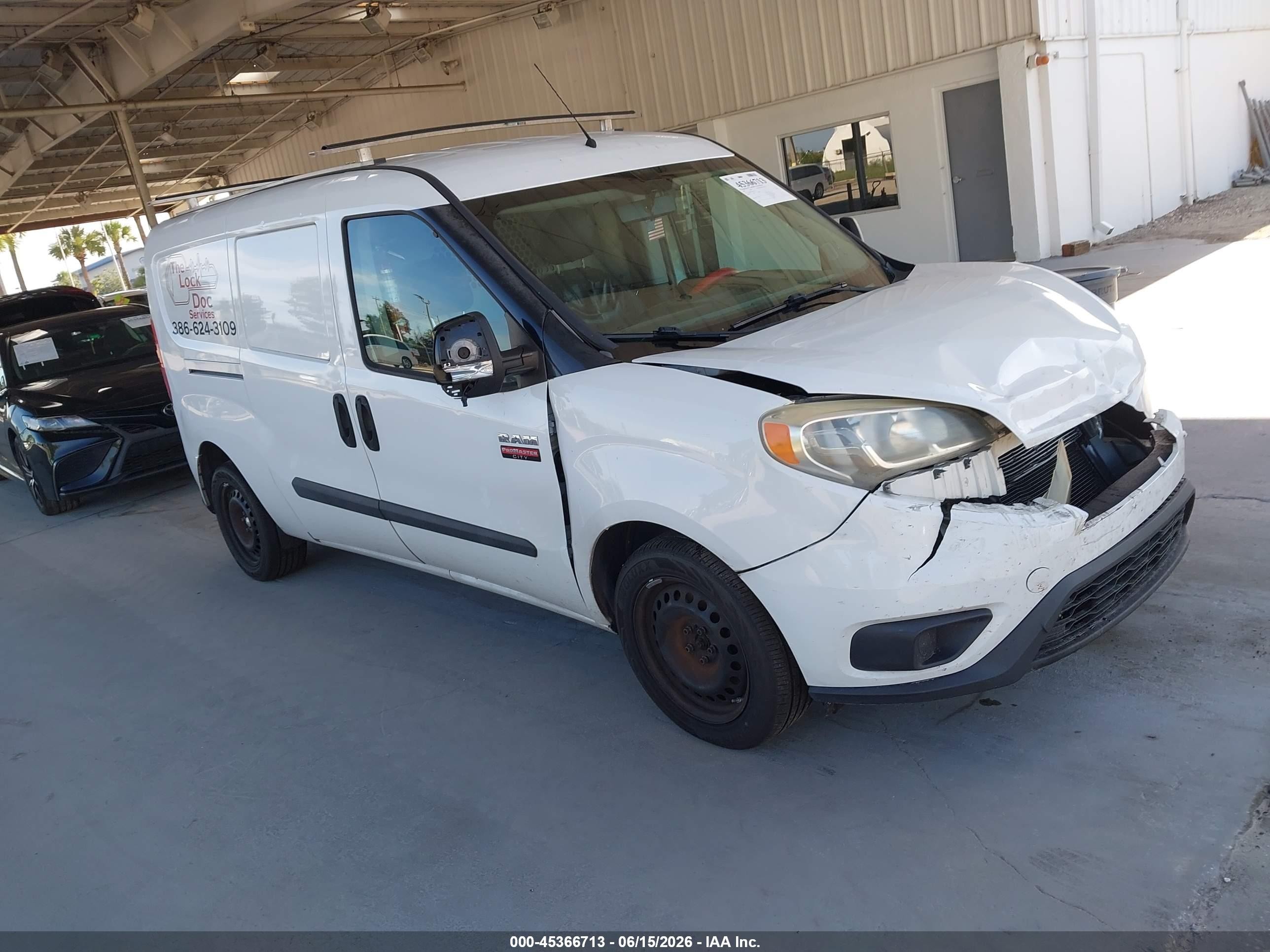 2016 Ram ProMaster City Cargo Tradesman SLT, VIN ZFBERFBTXG6C18742 — Front end