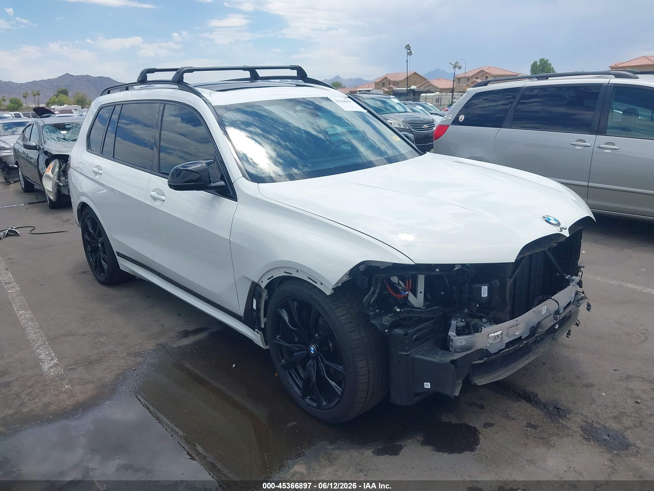 2025 BMW X7 M60i, VIN 5UX33EM00S9X88674 — Front end