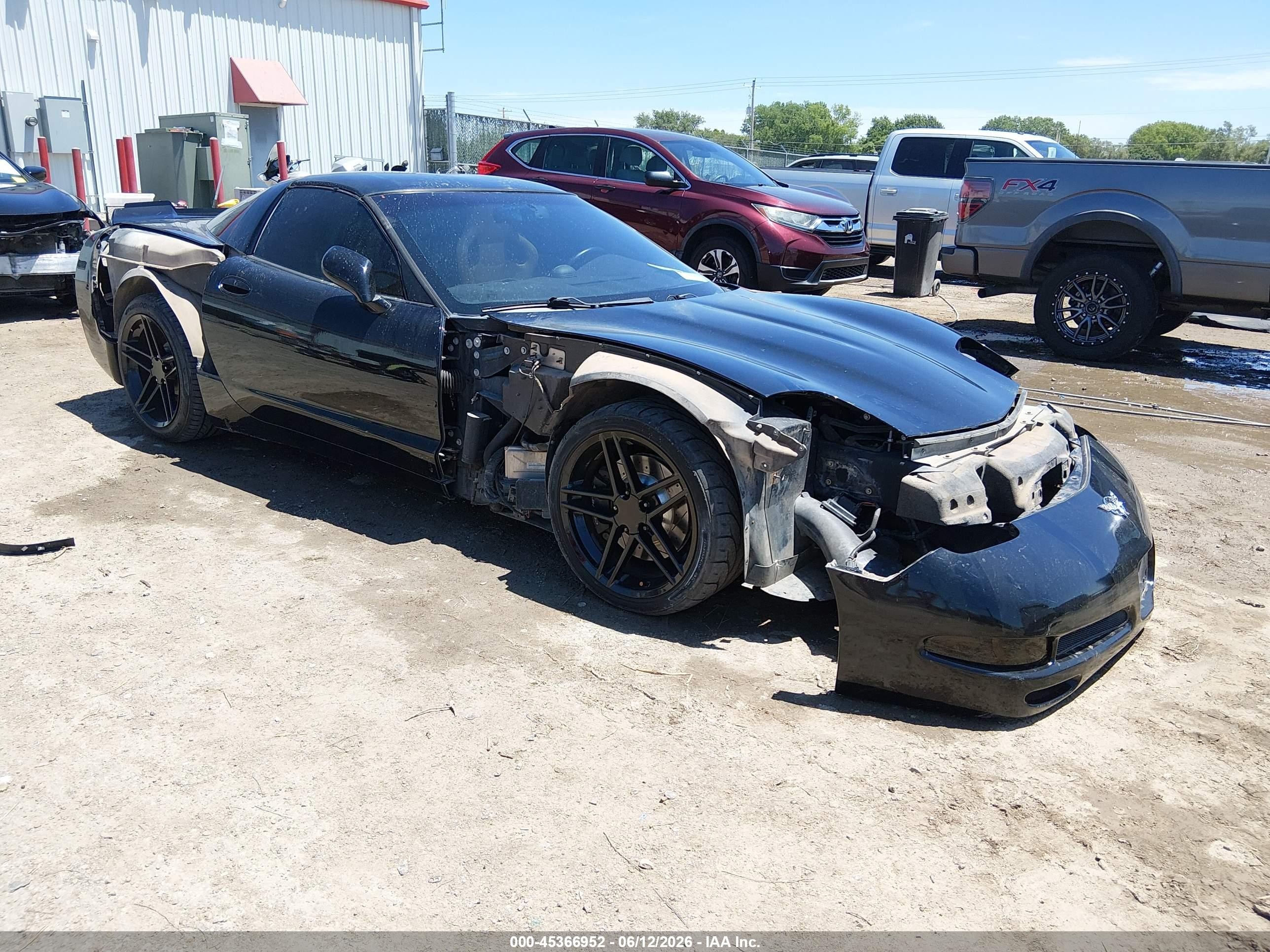 2001 Chevrolet Corvette, VIN 1G1YY22G715107125 — Front end