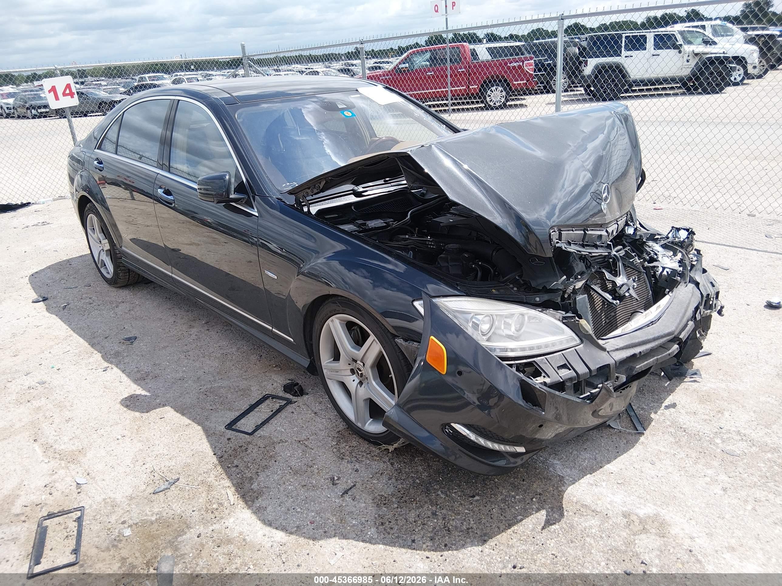 2012 Mercedes-Benz S 550, VIN WDDNG7DB0CA469700 — Front end