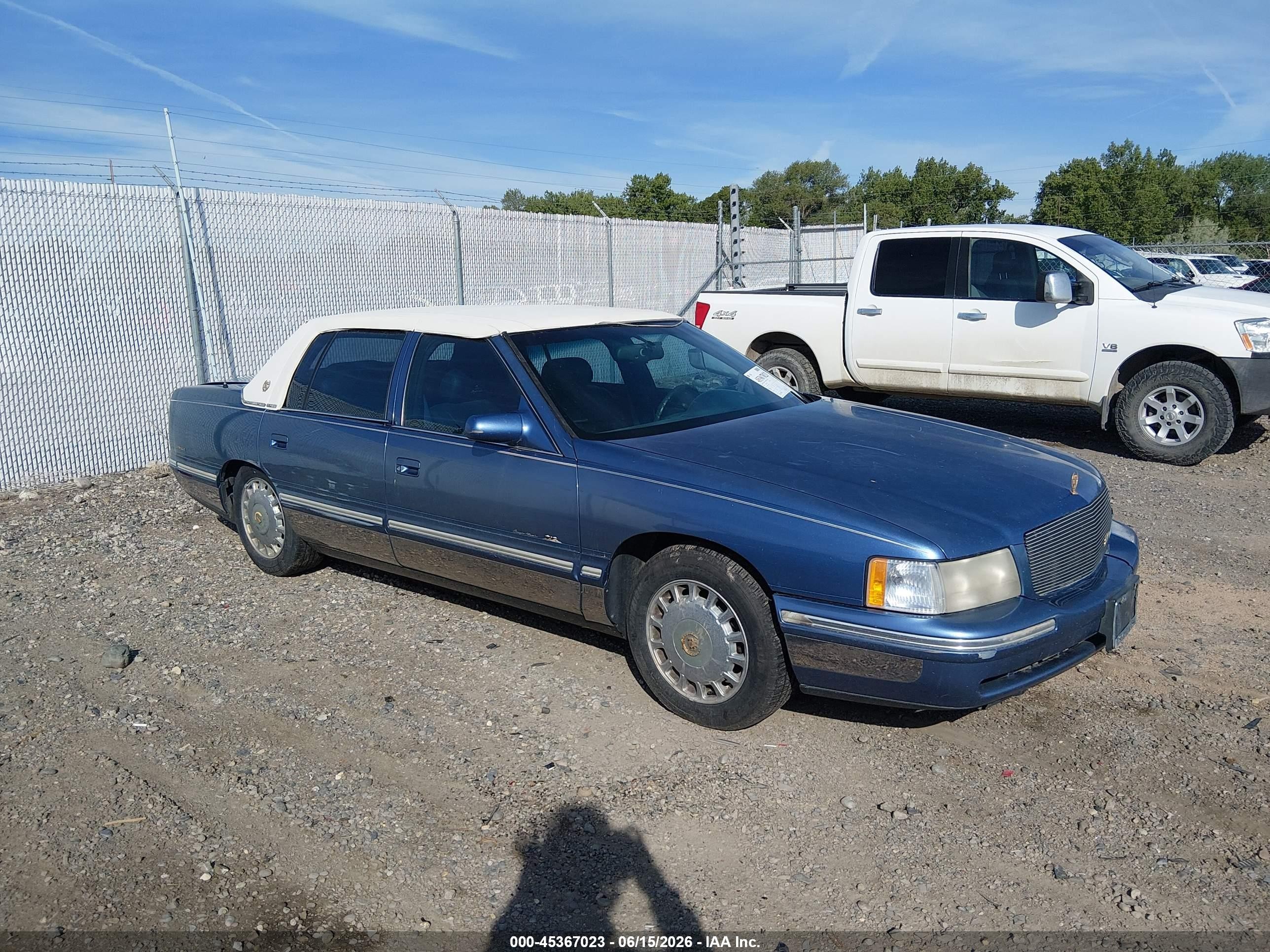 1998 Cadillac DeVille, VIN 1G6KD54Y3WU737885 — Normal wear
