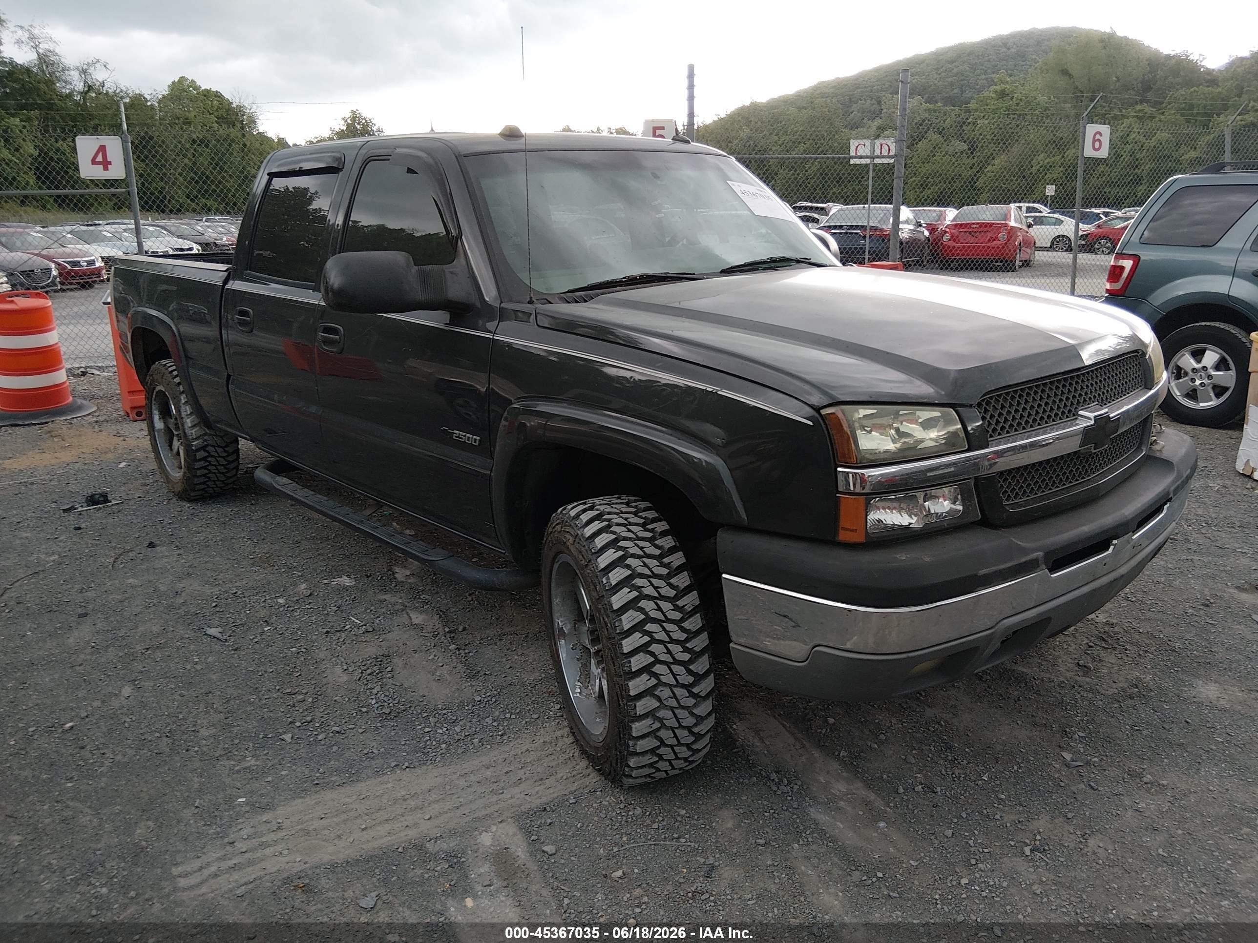 2004 Chevrolet Silverado 2500 LS, VIN 1GCGK23U74F161712 — Undercarriage