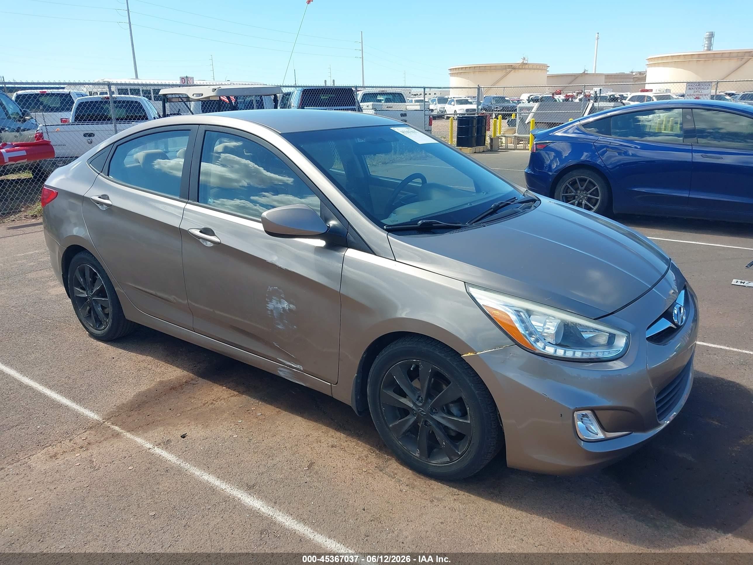 2014 Hyundai Accent GLS, VIN KMHCU4AE5EU753425 — Side