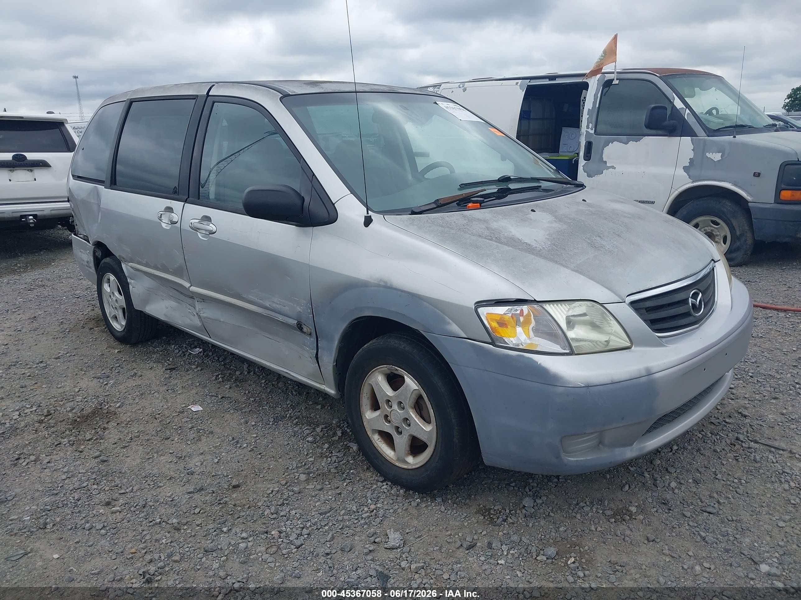2001 Mazda MPV DX, VIN JM3LW28Y610184015 — Side
