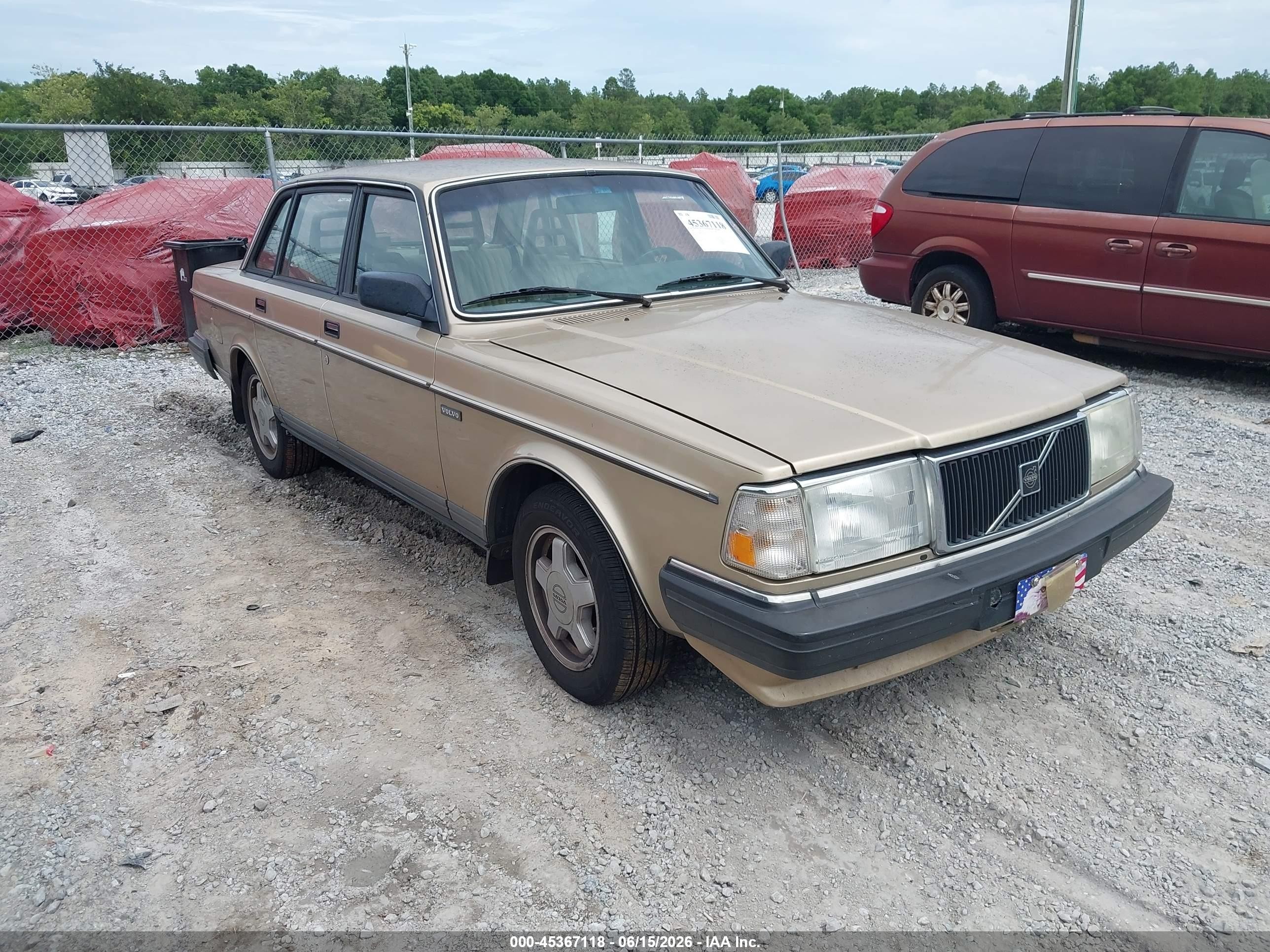 1990 Volvo 240, VIN YV1AA8841L1393541 — Auction photo 1 of 11