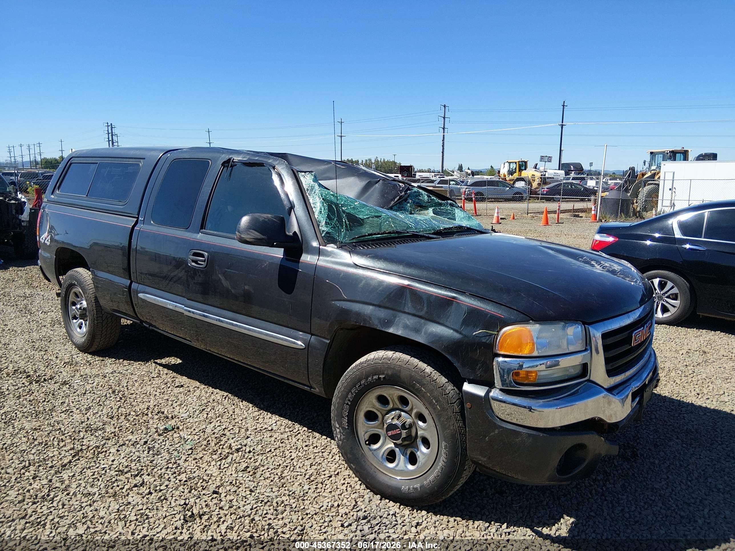 2005 GMC Sierra 1500 SLE, VIN 1GTEK19Z55Z268956 — Rollover
