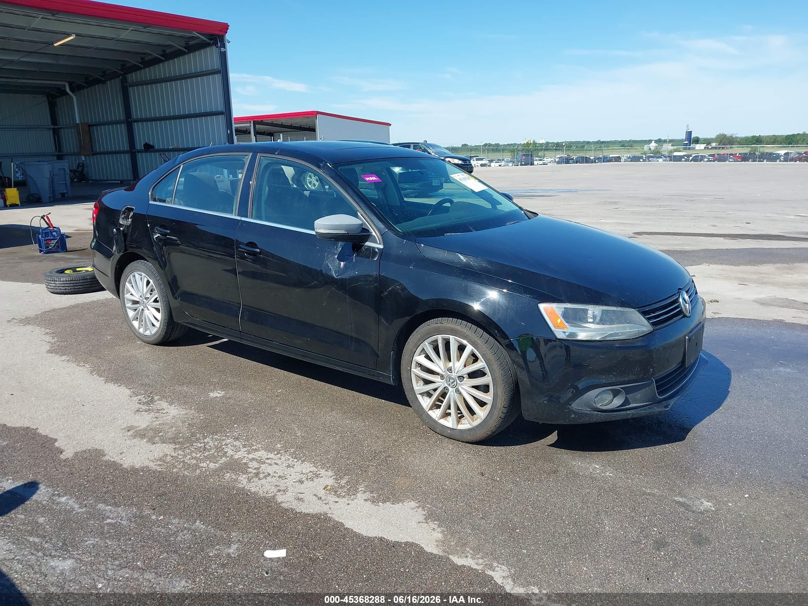 2013 Volkswagen Jetta TDI w/Premium/Nav, VIN 3VW3L7AJ7DM270587 — Storm