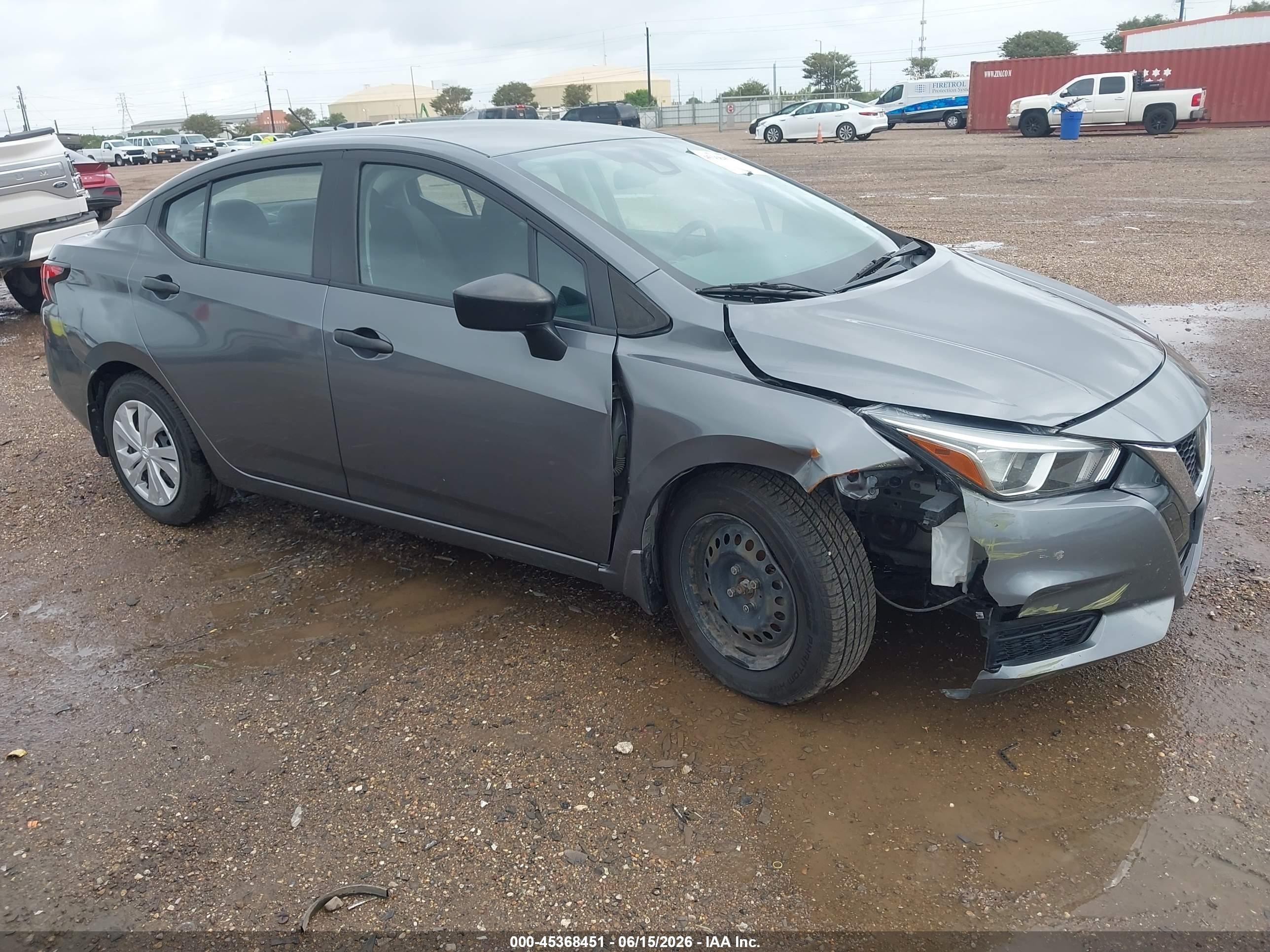 2020 Nissan Versa S, VIN 3N1CN8DV7LL880692 — Перед