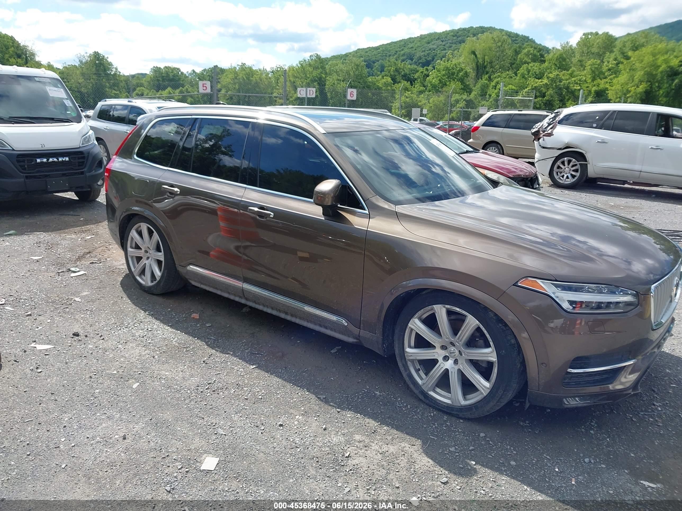 2017 Volvo XC90 Inscription, VIN YV4A22PL5H1144527 — Mechanical