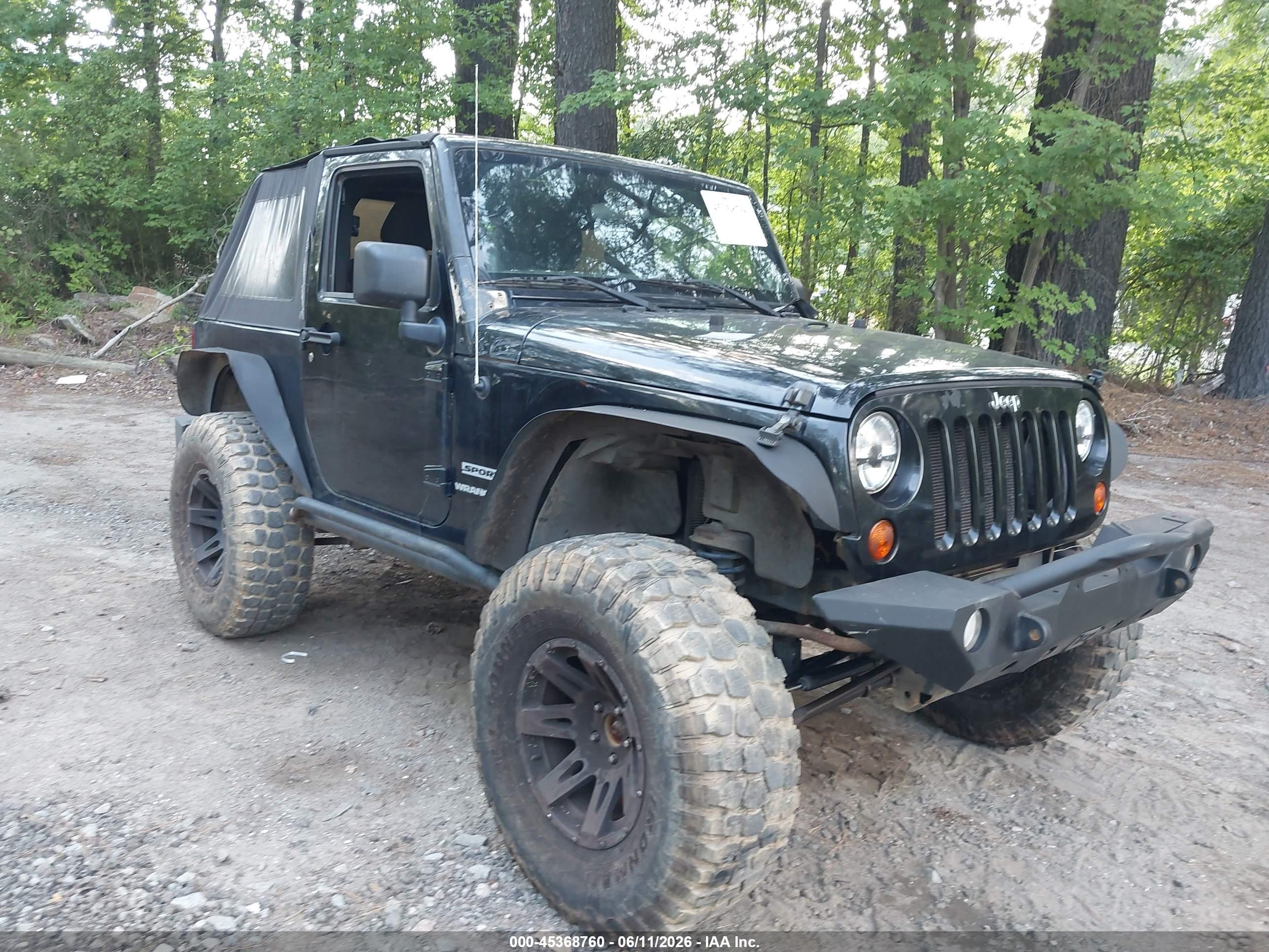 2011 Jeep Wrangler Sport, VIN 1J4GA2D10BL611149 — Пожар в моторном отсеке