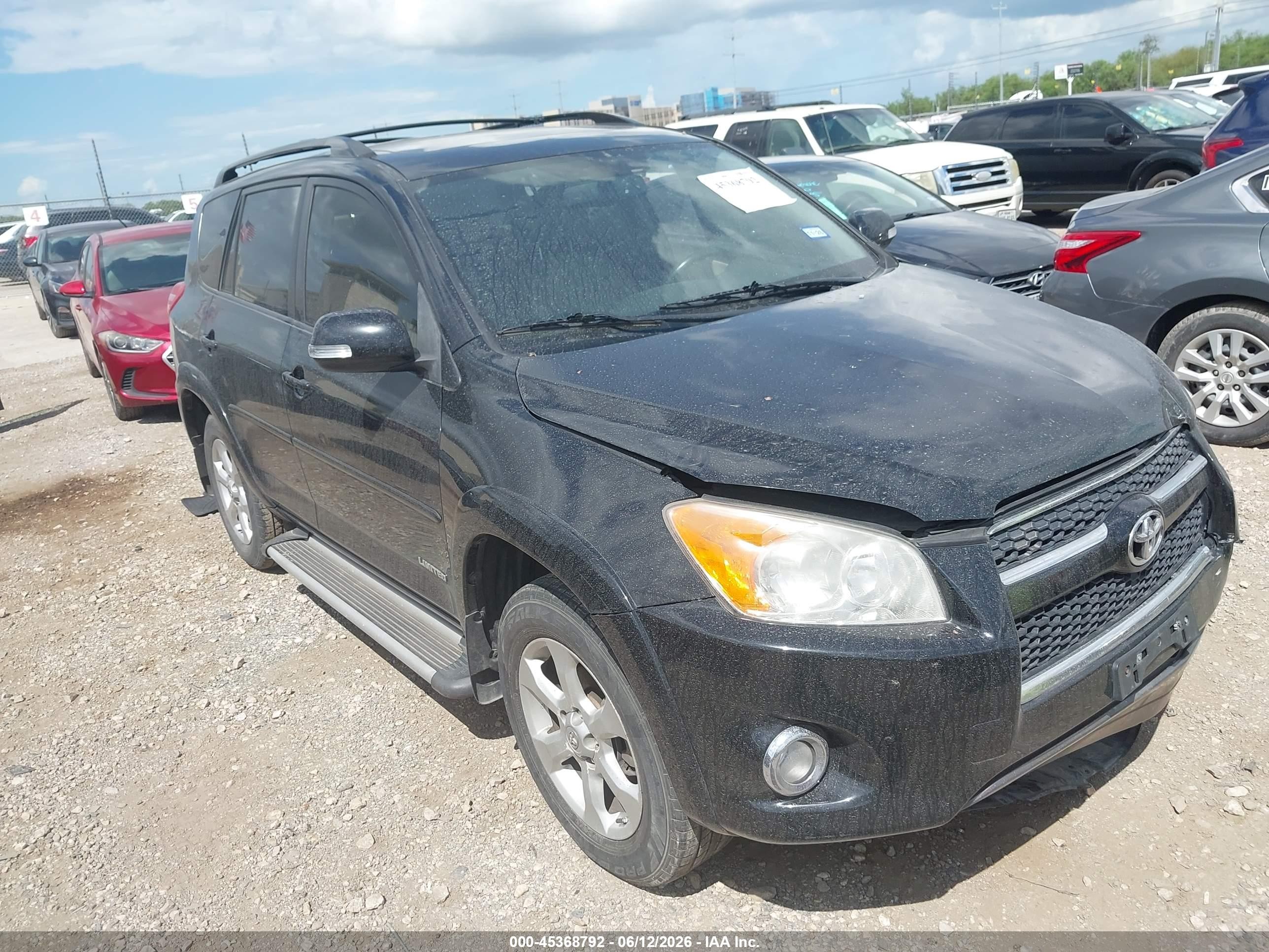 2009 Toyota RAV4 Limited, VIN JTMZF31V39D007385 — Front end