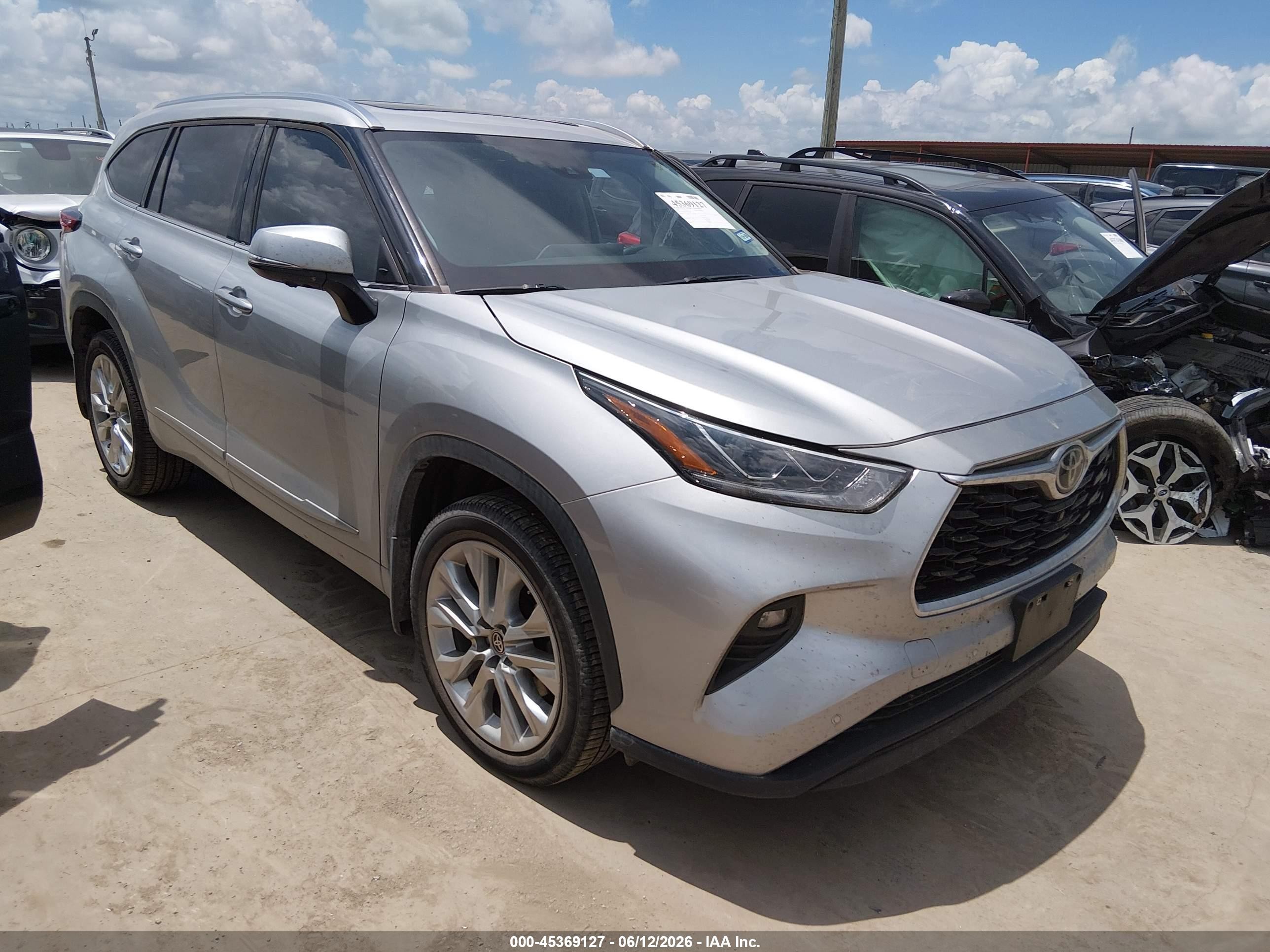 2023 Toyota Highlander XLE, VIN 5TDKDRAH5PS006549 — Side