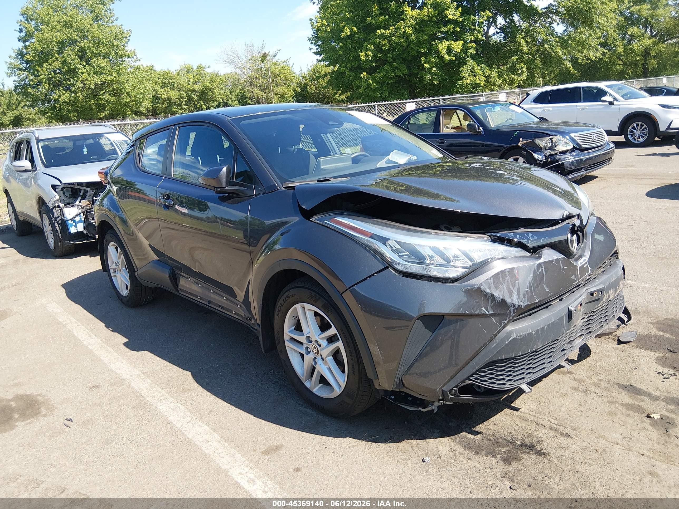 2021 Toyota C-HR LE, VIN NMTKHMBX0MR135337 — Front end