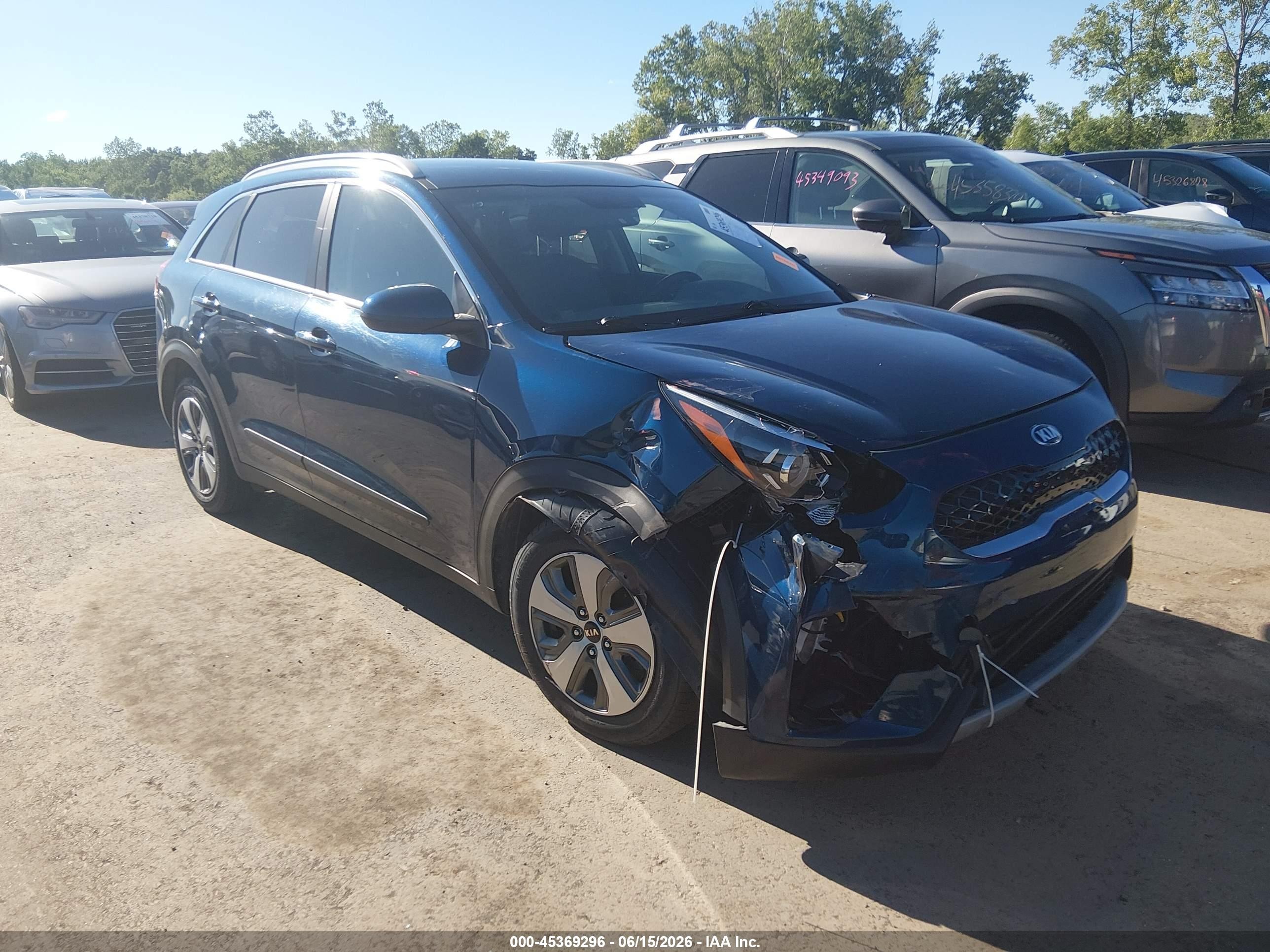2021 Kia Niro LXS, VIN KNDCB3LC7M5471134 — Front end