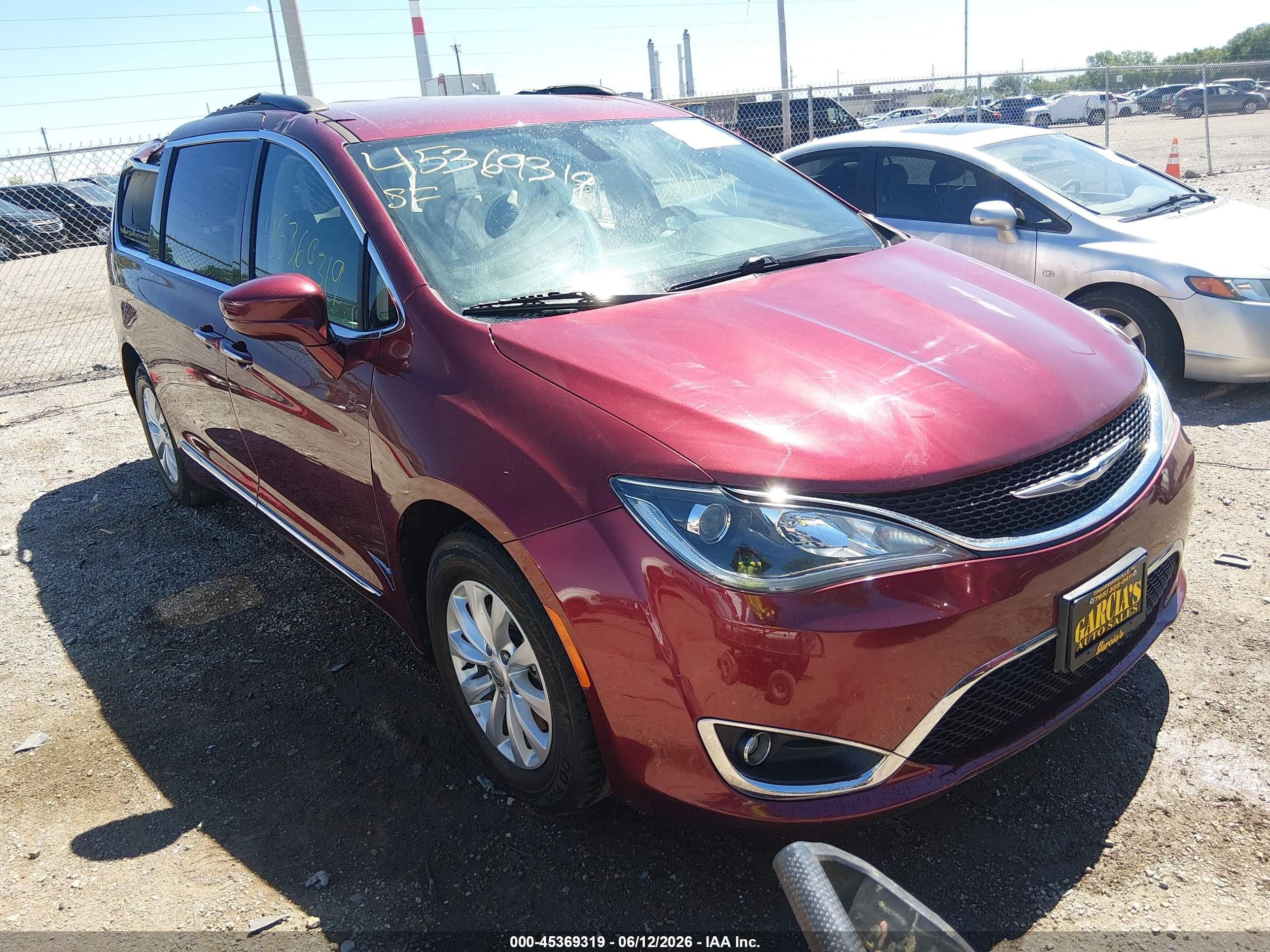 2017 Chrysler Pacifica Touring L, VIN 2C4RC1BG1HR576471 — Storm