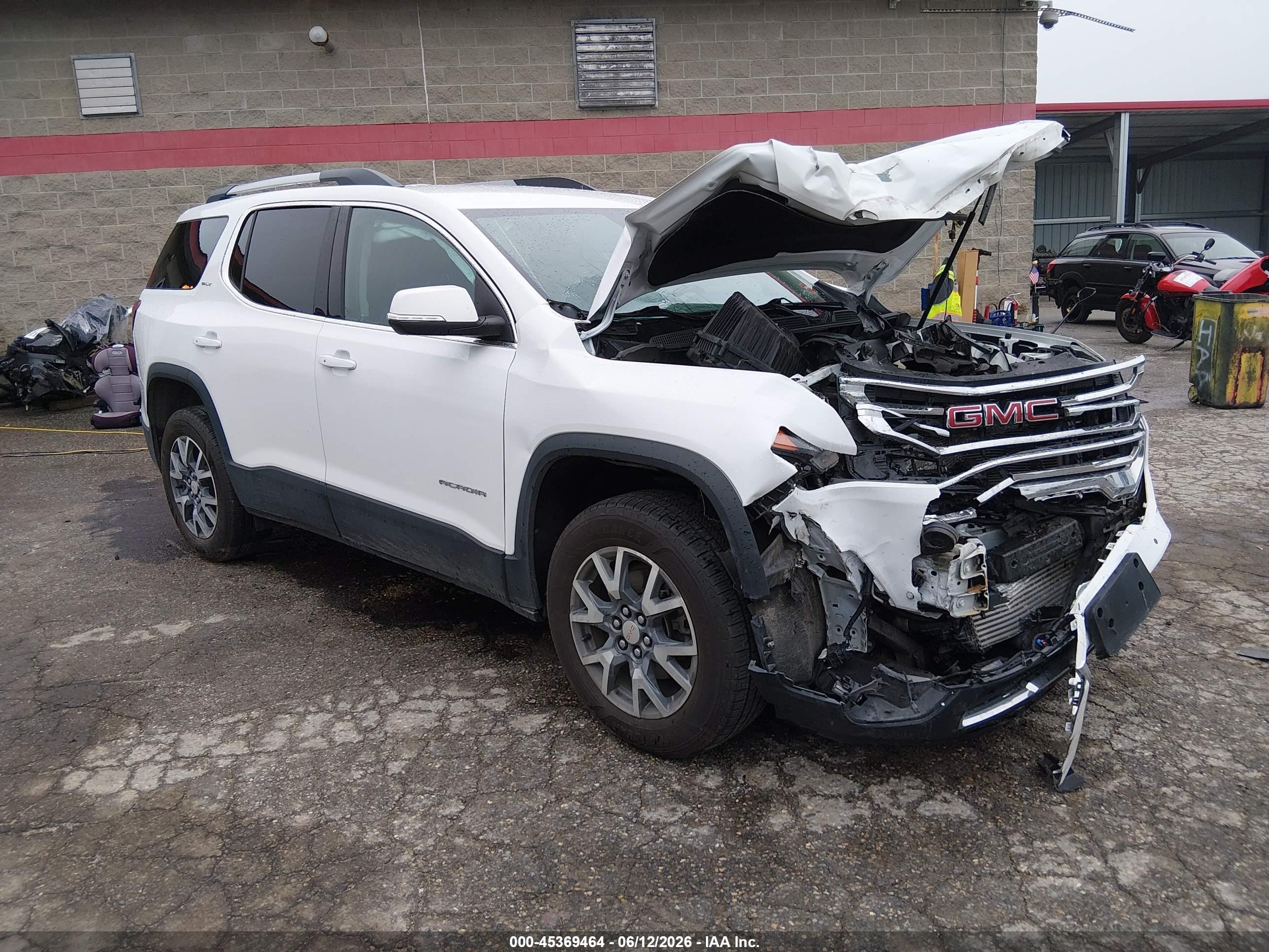 2023 GMC Acadia SLT, VIN 1GKKNUL4XPZ212673 — Перед