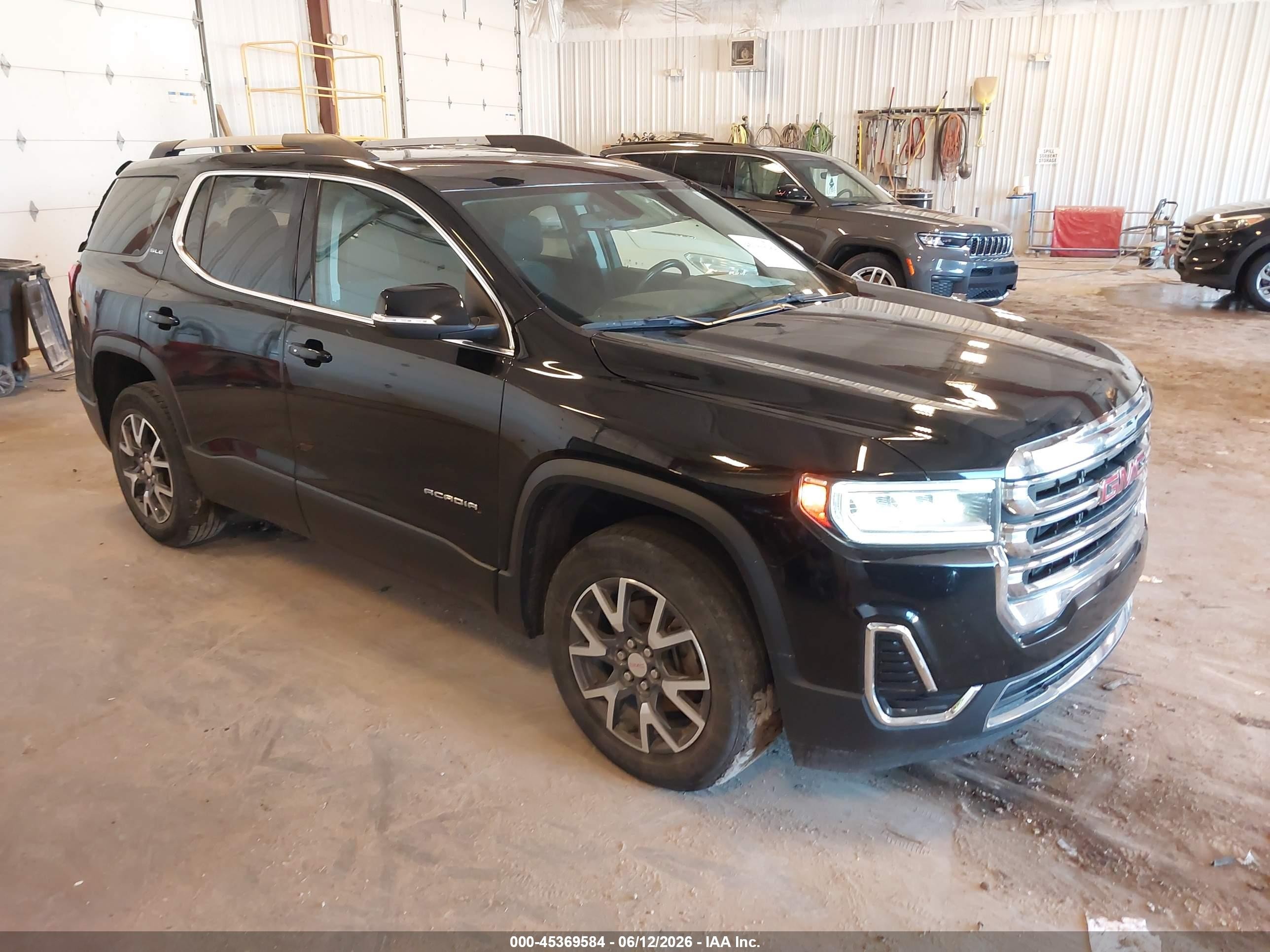 2020 GMC Acadia SLE, VIN 1GKKNKLS0LZ108612 — Зад