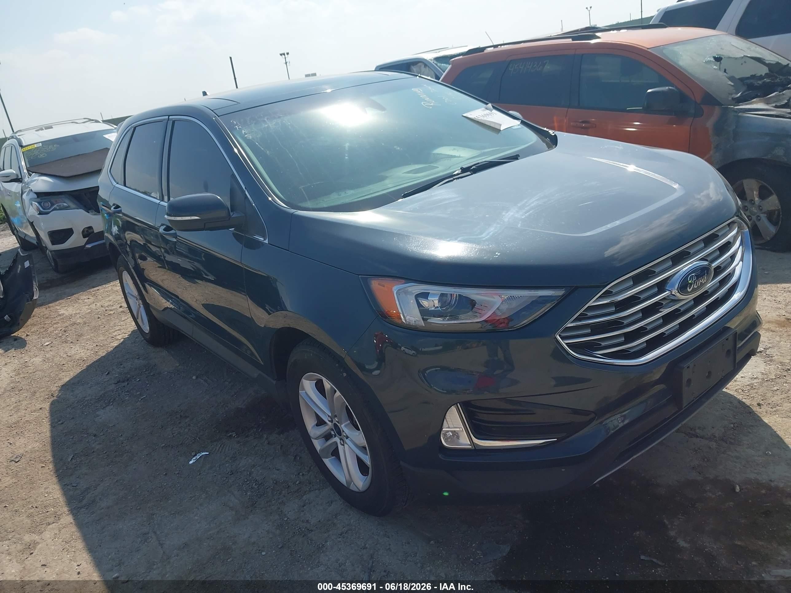 2019 Ford Edge SEL, VIN 2FMPK3J91KBB95885 — Rear end
