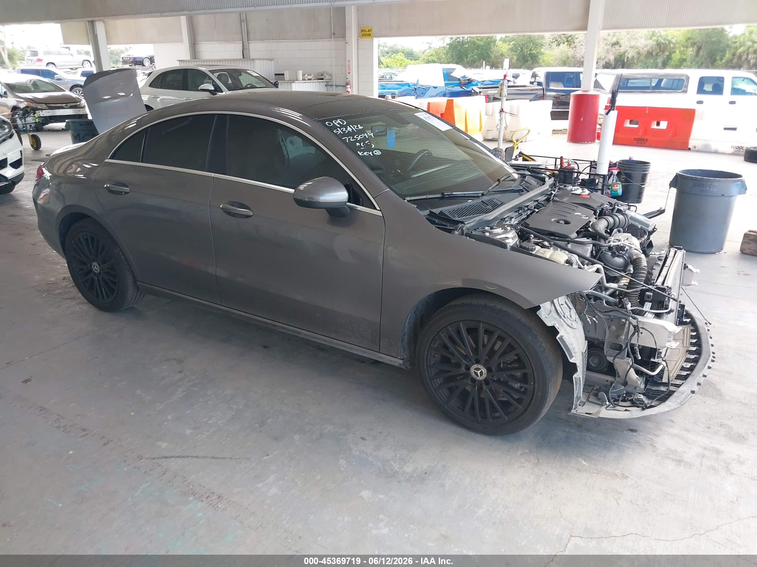 2020 Mercedes-Benz CLA 250, VIN WDD5J4HB3LN071500 — Front end