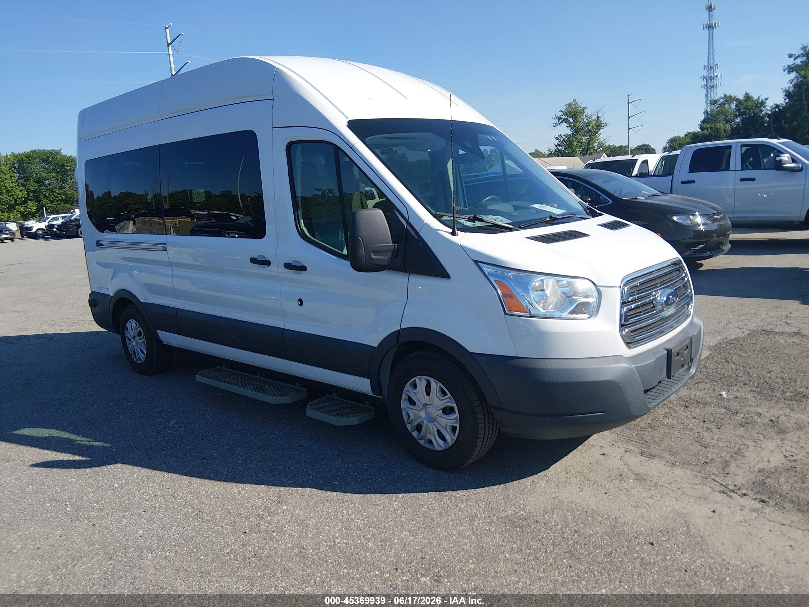 2016 Ford Transit Passenger XLT, VIN 1FBZX2XM2GKB38956 — Normal wear