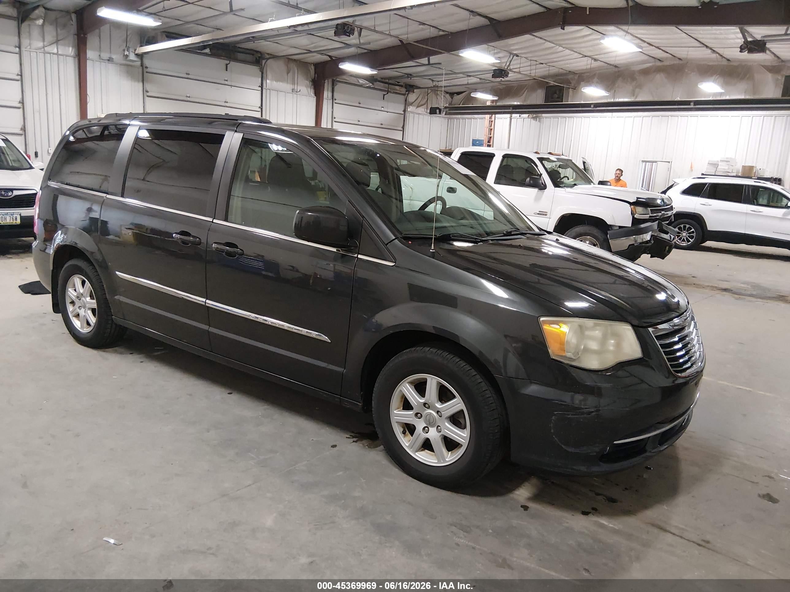 2011 Chrysler Town & Country Touring, VIN 2A4RR5DGXBR682373 — Hail