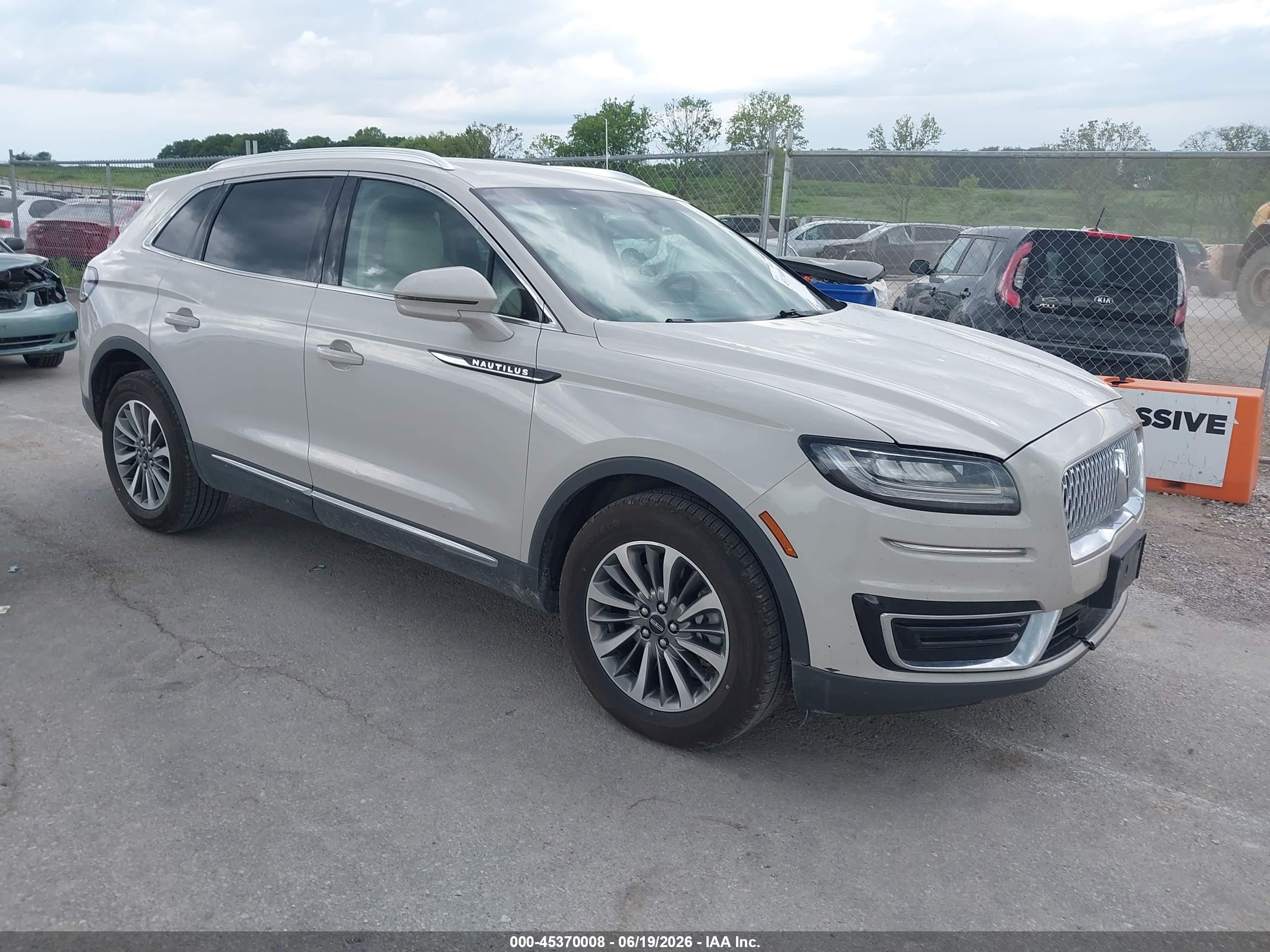2020 Lincoln Nautilus Standard, VIN 2LMPJ8J91LBL02648 — Hail