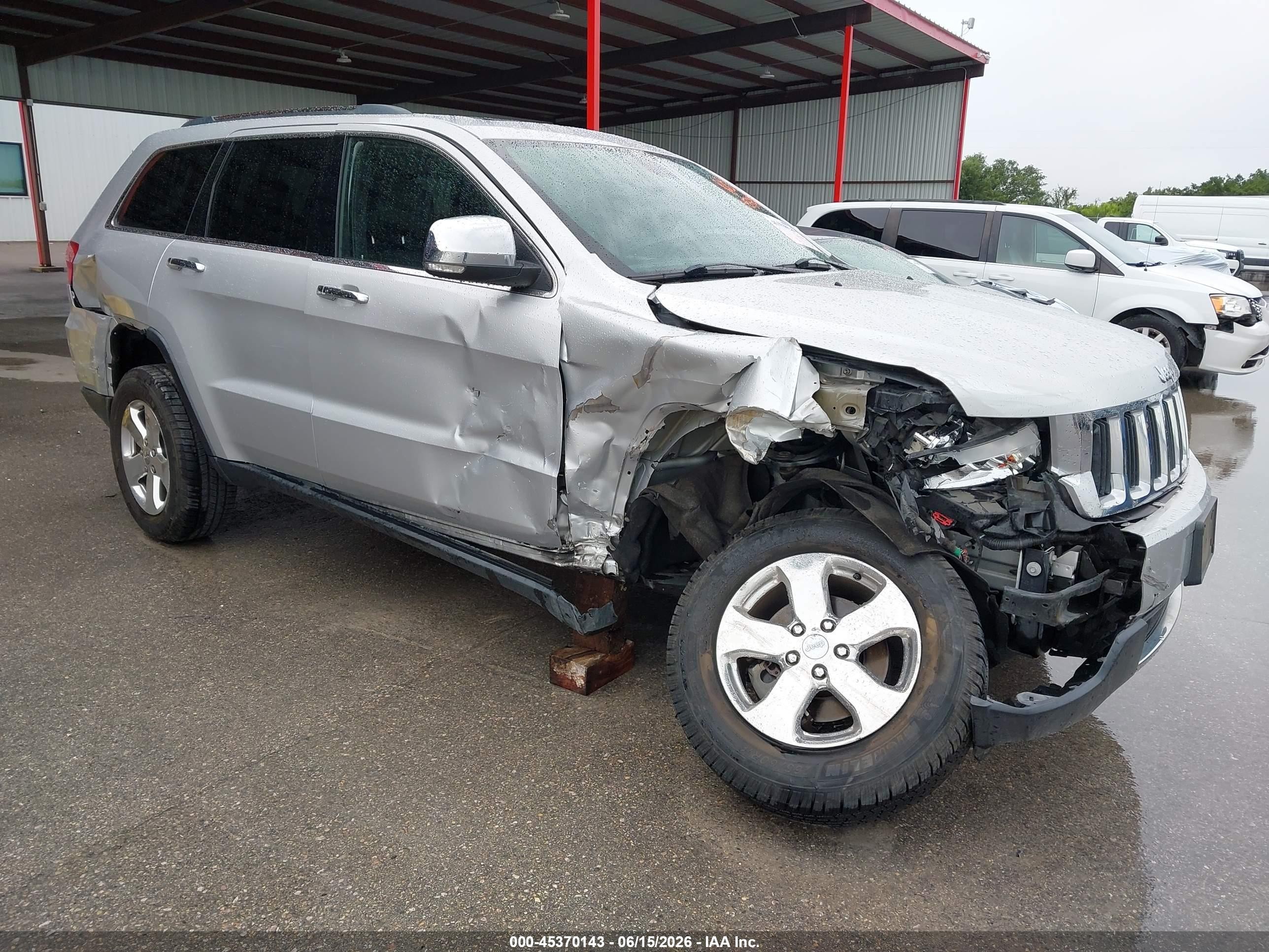 2013 Jeep Grand Cherokee Limited, VIN 1C4RJEBG5DC646571 — Side