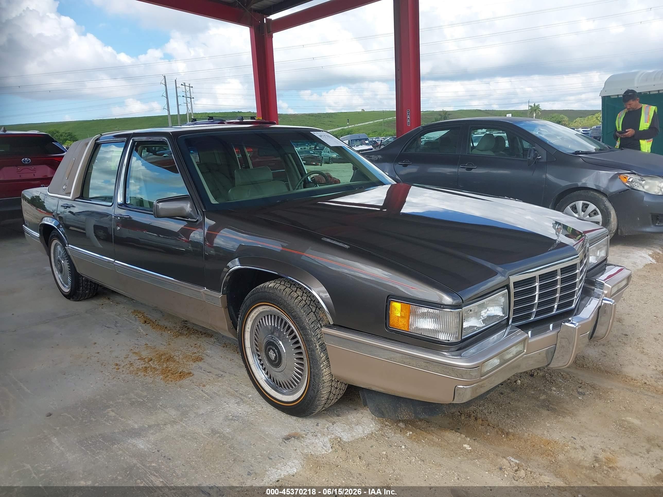 1993 Cadillac DeVille, VIN 1G6CD53B8P4276816 — Обычный износ