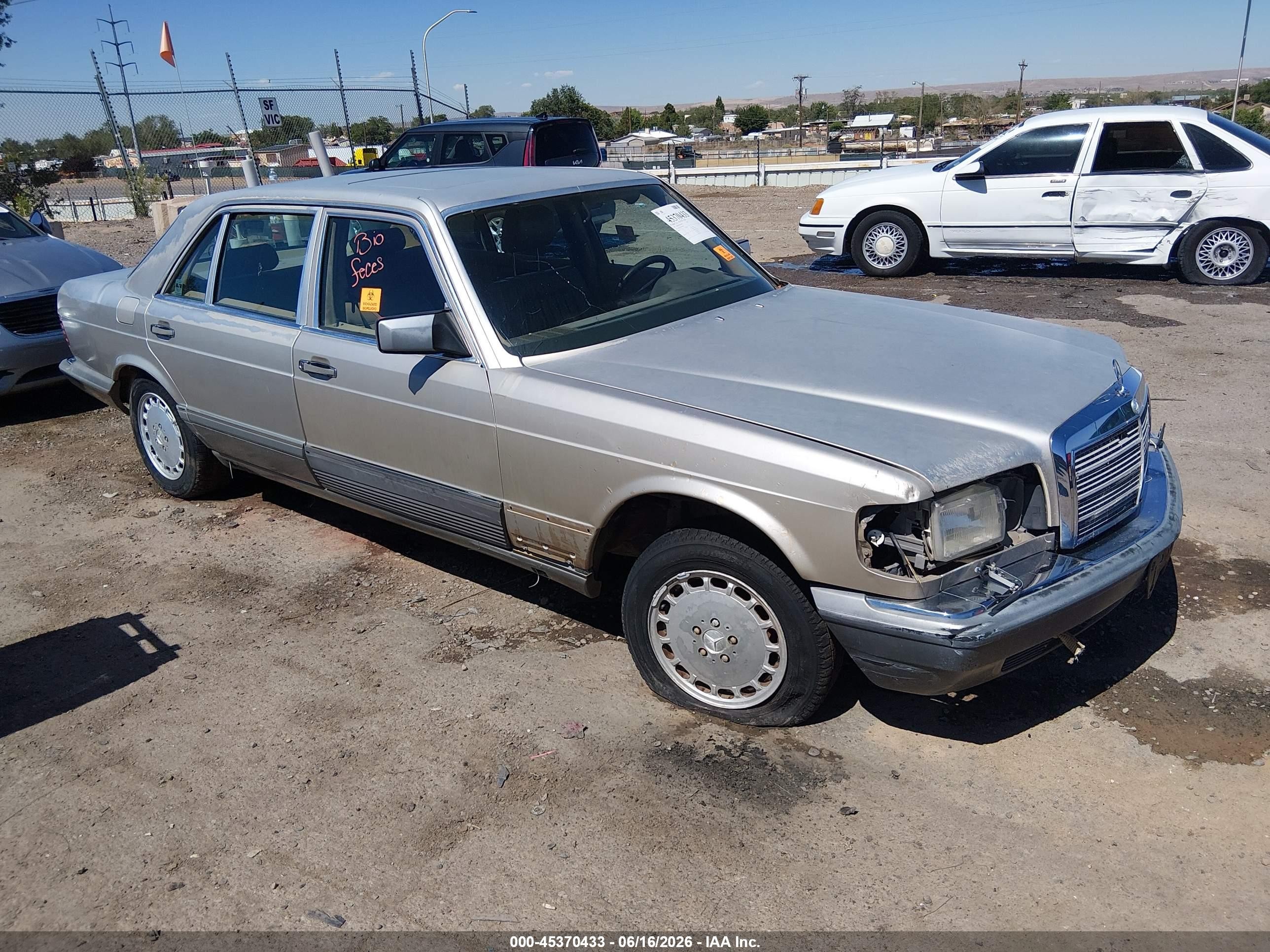 1987 Mercedes-Benz 420 SEL, VIN WDBCA35D8HA284649 — Normal wear