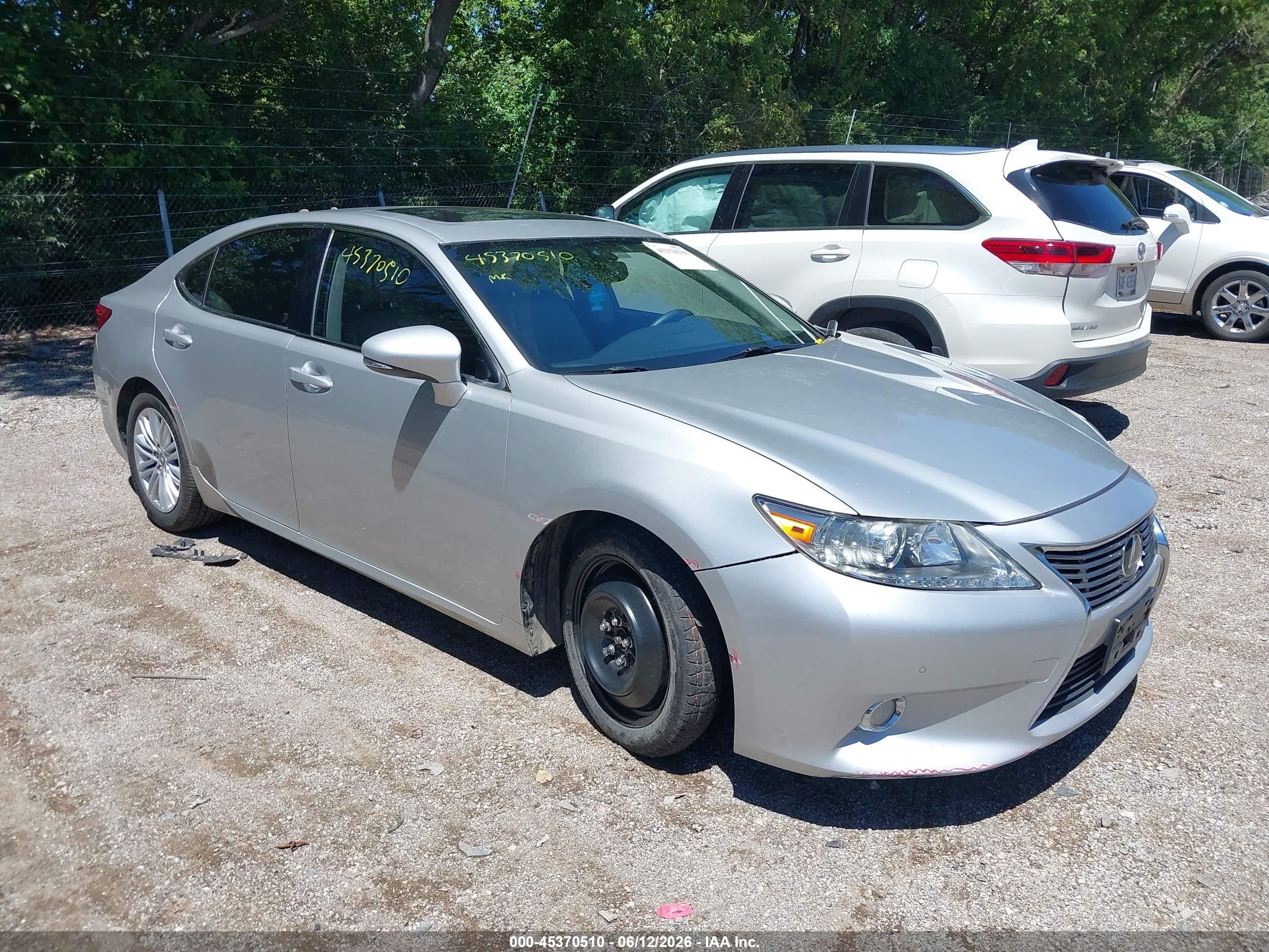 2013 Lexus ES 250, VIN JTHBK1GG4D2030574 — Front end