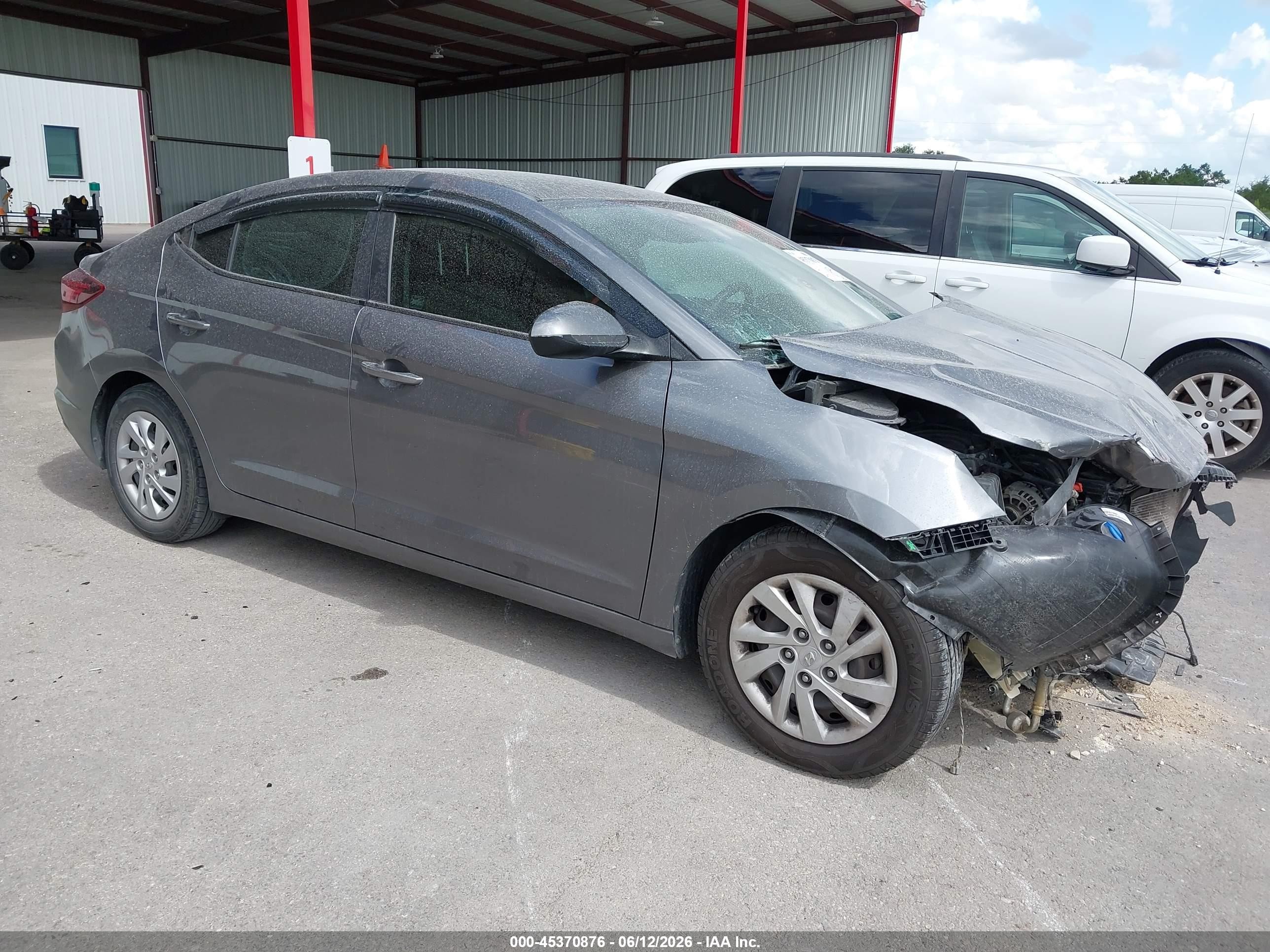 2019 Hyundai Elantra SE, VIN 5NPD74LF6KH486131 — Front end