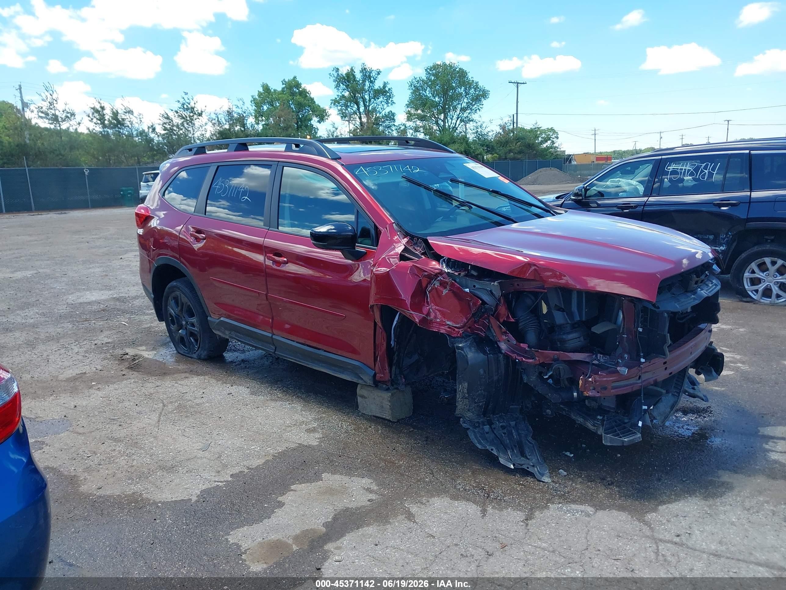 2025 Subaru Ascent Onyx Edition Touring, VIN 4S4WMAWD4S3402177 — Front end
