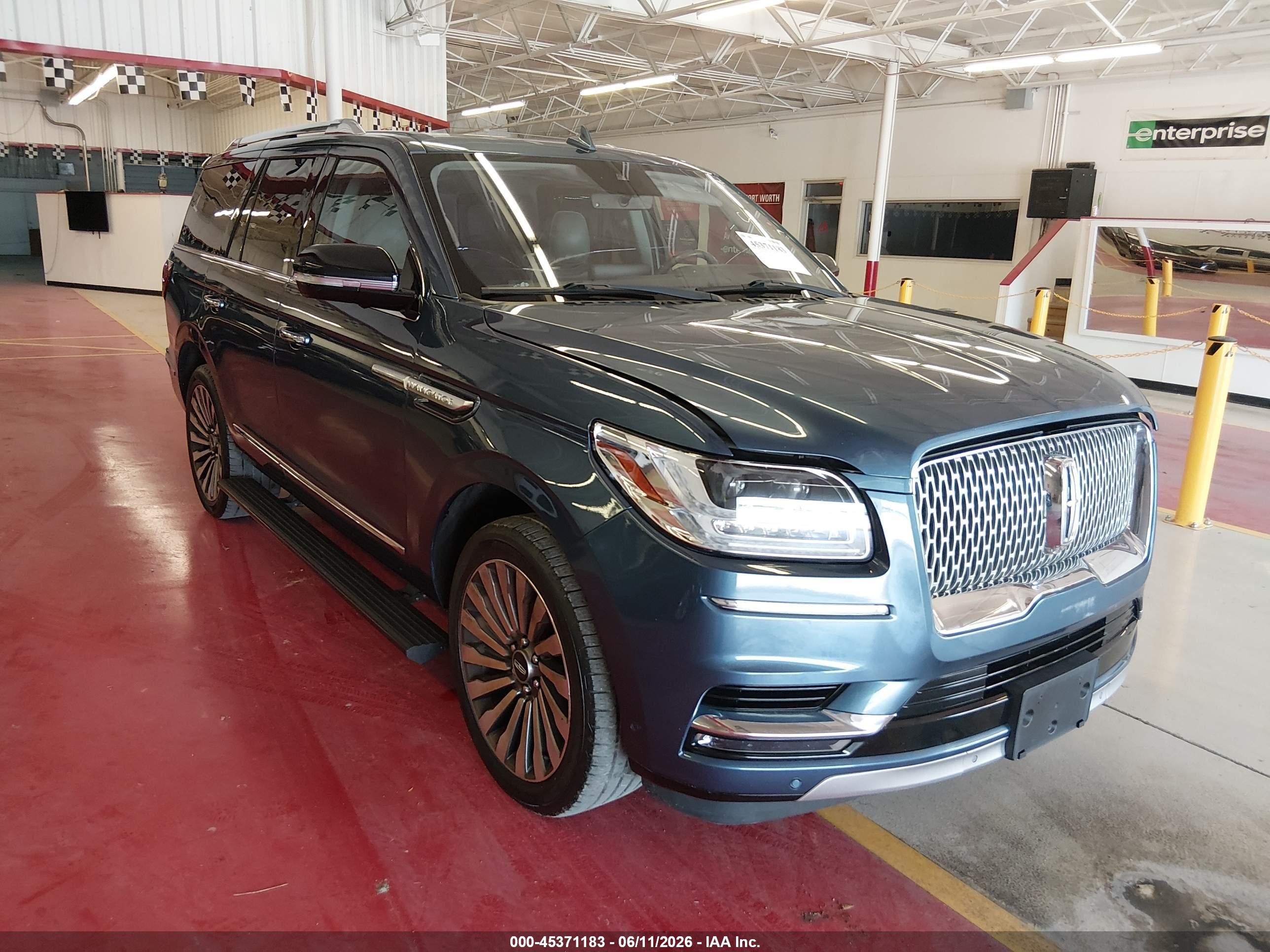 2018 Lincoln Navigator Reserve, VIN 5LMJJ2LT7JEL20187 — Repossession
