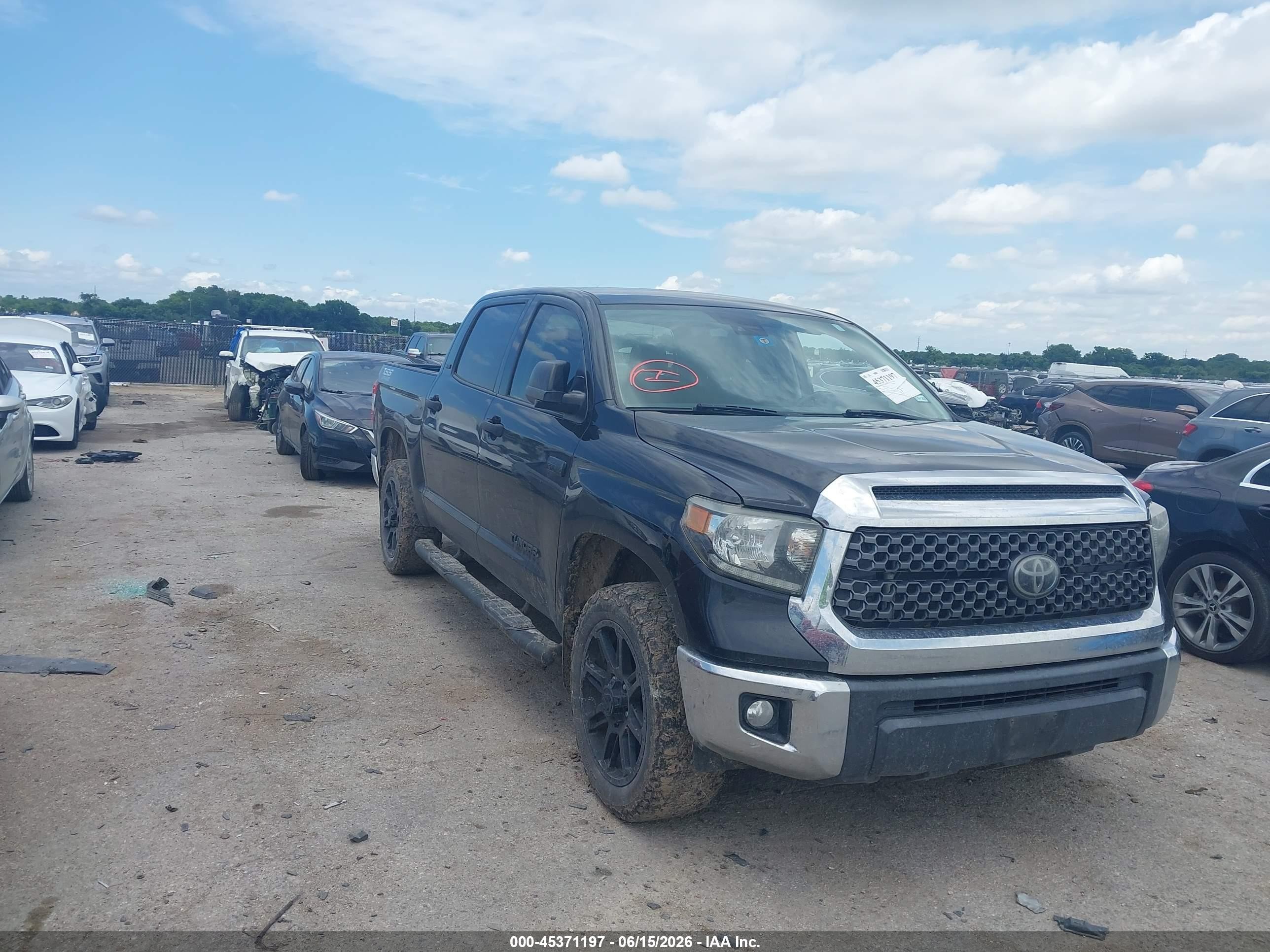 2020 Toyota Tundra SR5, VIN 5TFDY5F13LX882882 — Side