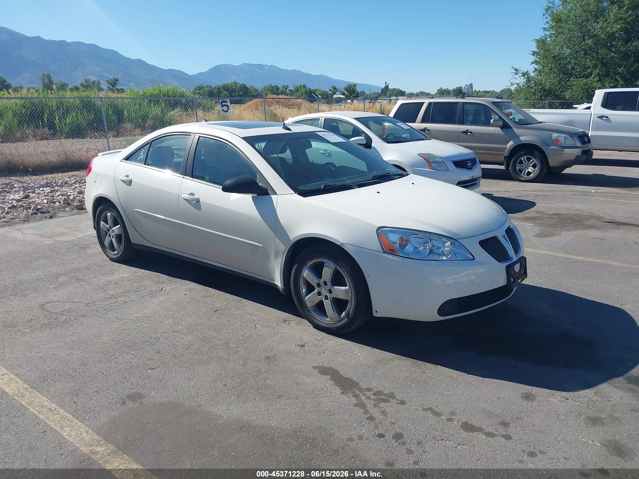 2005 Pontiac G6 GT, VIN 1G2ZH528654142874 — Normal wear