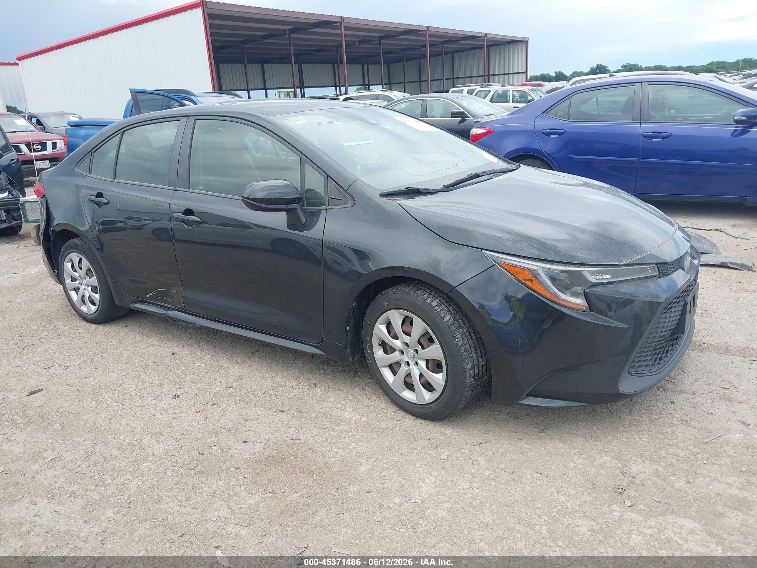 2020 Toyota Corolla LE, VIN JTDEPRAE8LJ040292 — Rear end